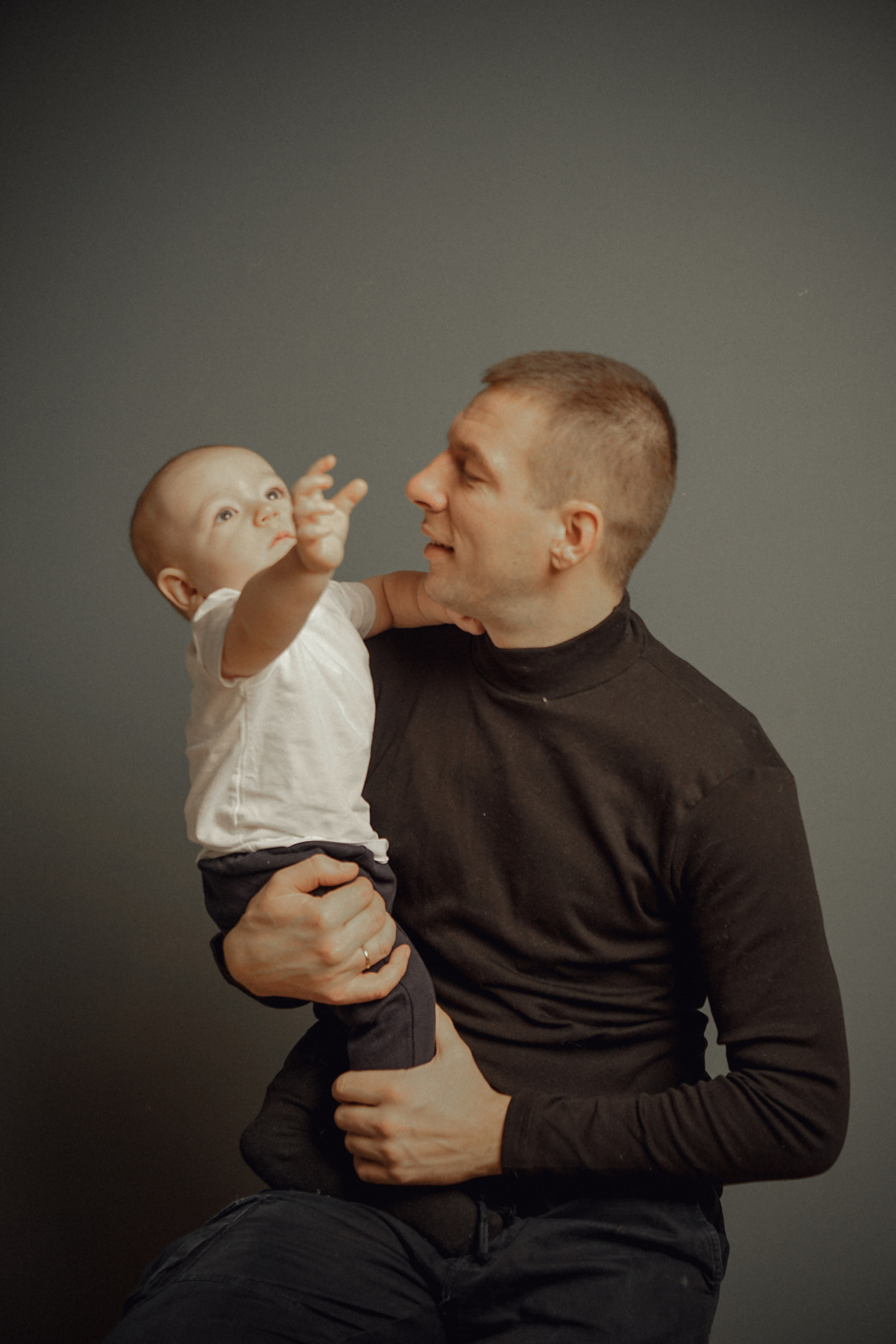 Студийная предновогодняя съёмка семьи Кати. Лиза Фирстова — самый добрый фотограф