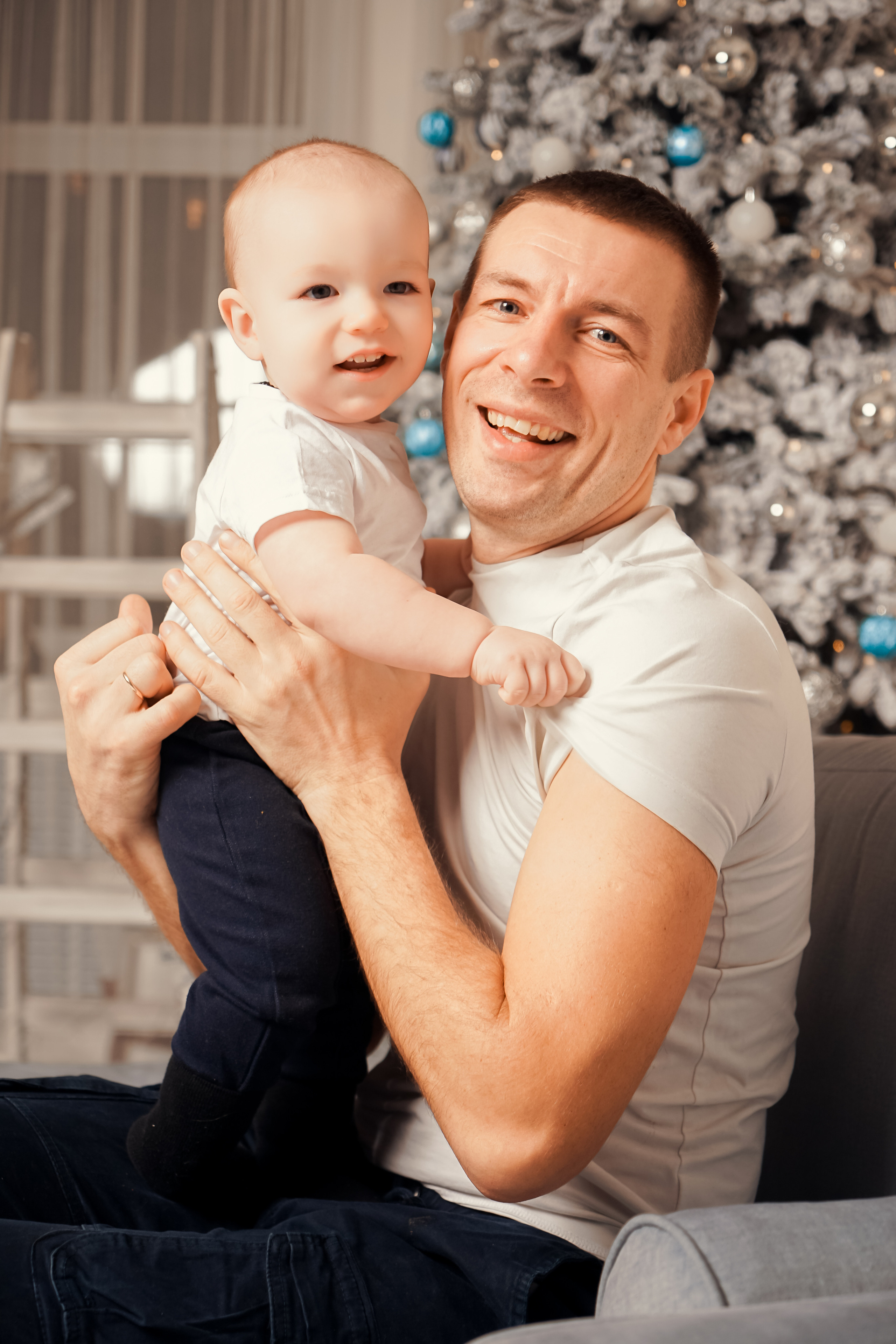 Студийная предновогодняя съёмка семьи Кати. Лиза Фирстова — самый добрый фотограф