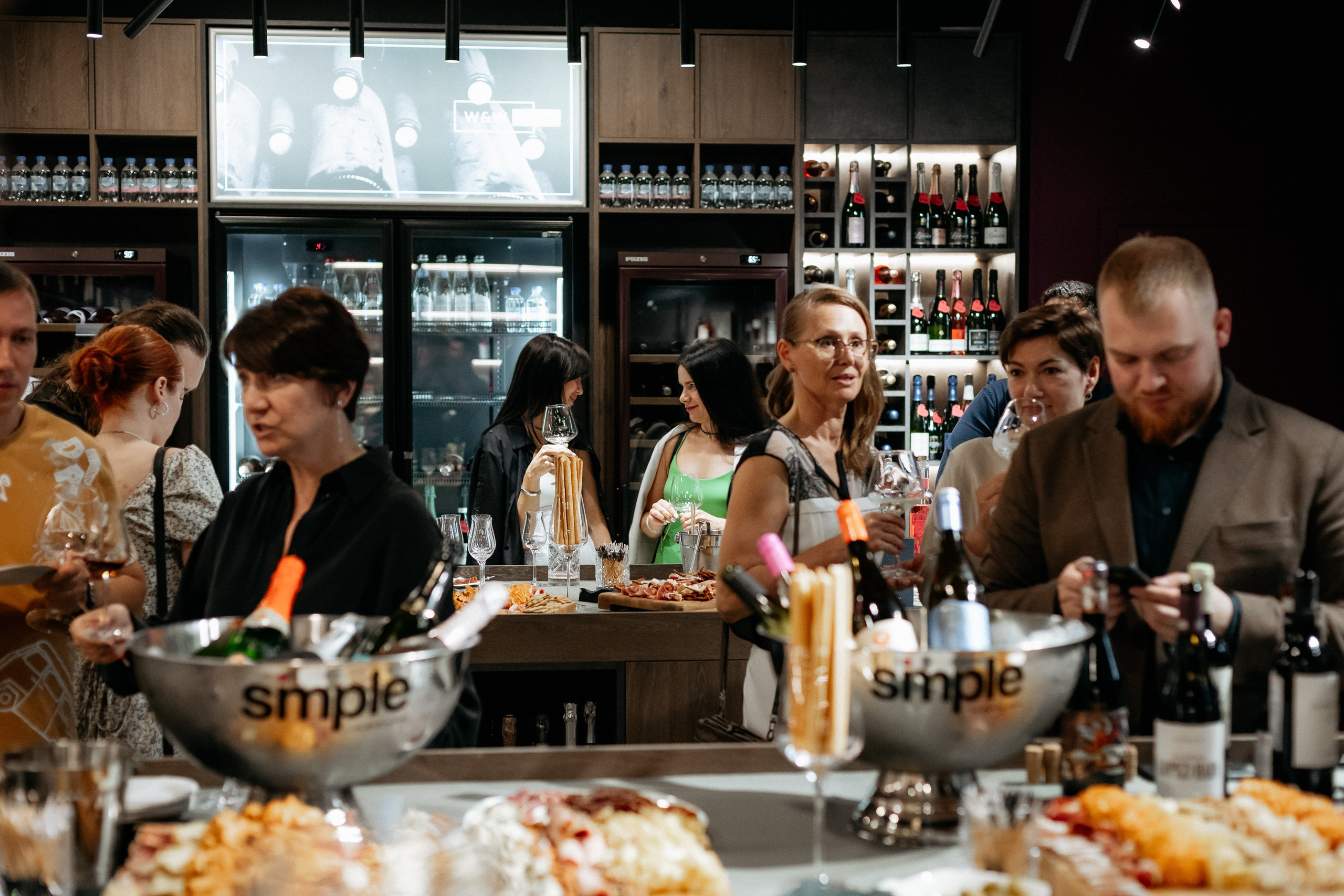 BY SIMPLE ВИНОТЕКА — ОТКРЫТИЕ. СВОИ. ФОТООТЧЕТЫ-СОБЫТИЯ-МЕСТА