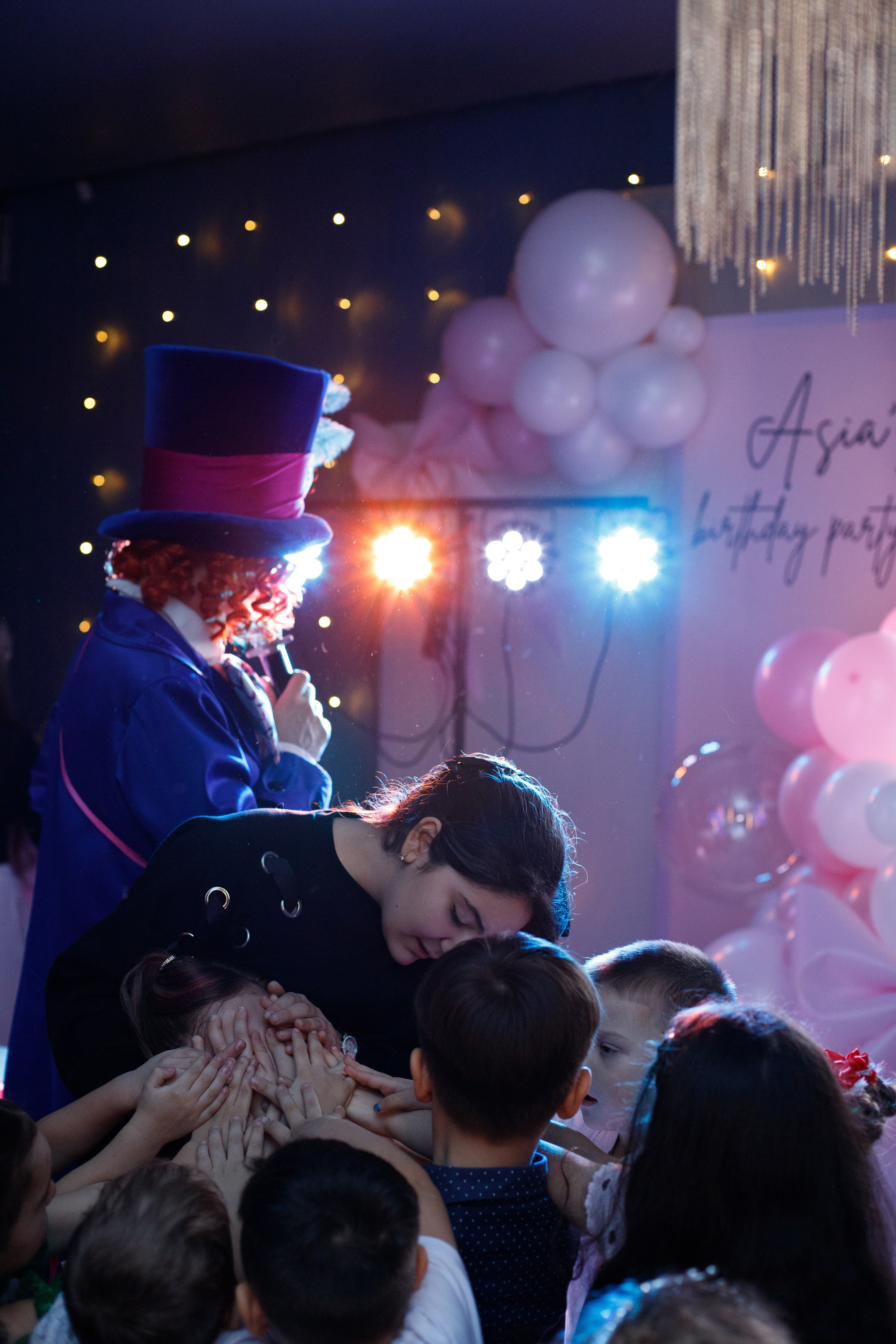 ASIA'S BIRTHDAY PARTY. Photokarish