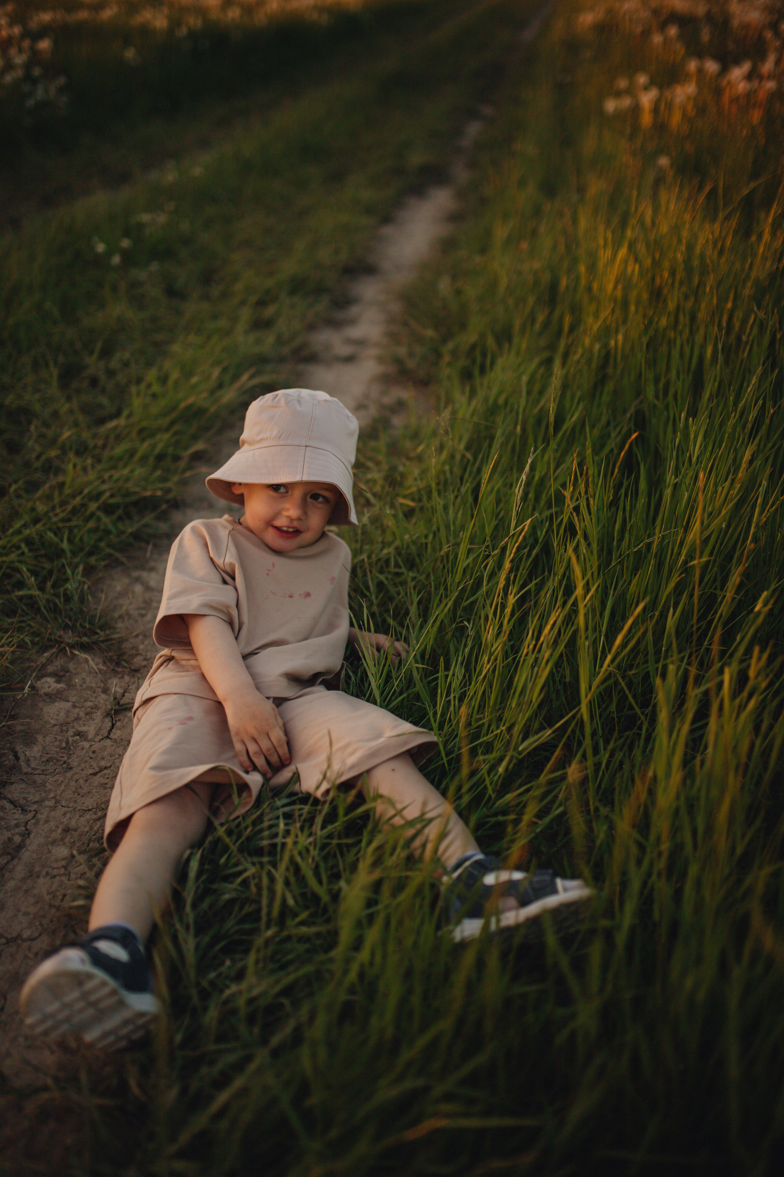 В поле на закате. Фотограф Винокурова Кристина в Санкт-Петербурге