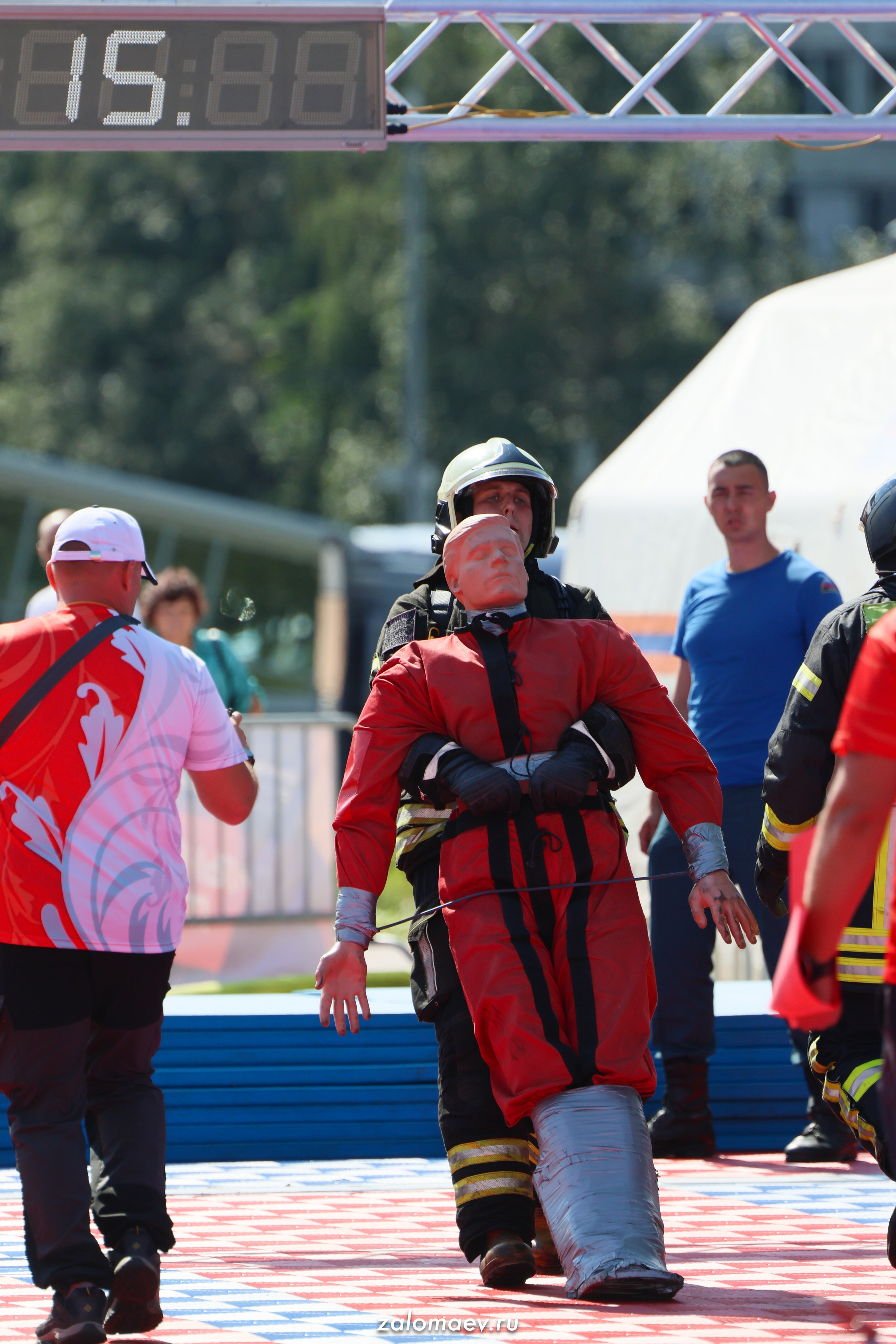 Сильнейший пожарный. Фотограф Александр Заломаев
