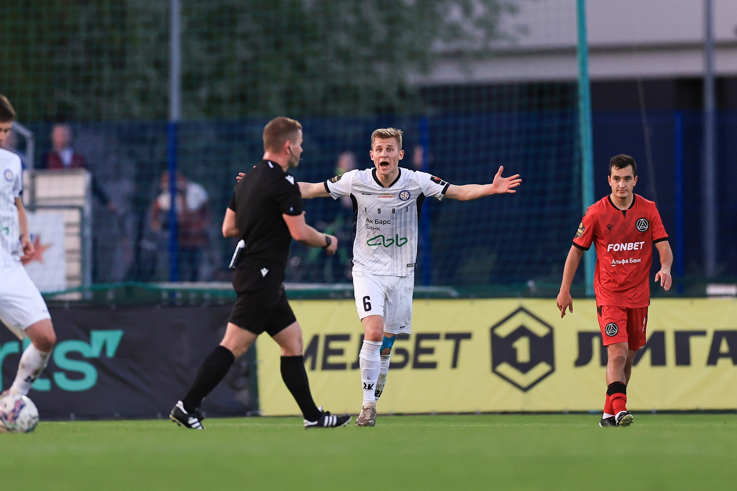 ФК Камаз — ФК Акрон. Спортивный репортажный фотограф Казань Нафис Сиразетдинов
