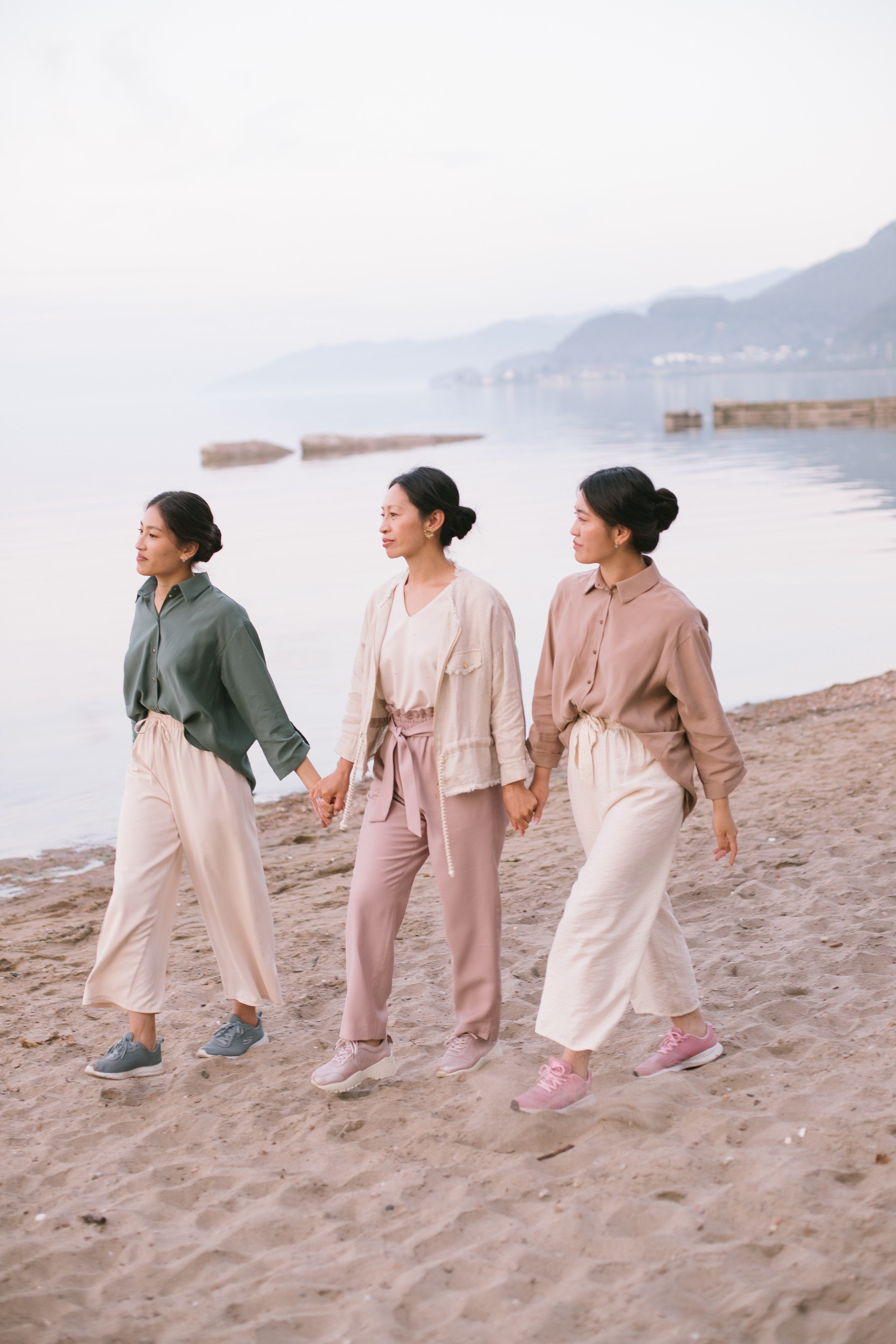 Семейная прогулка на берегу Байкала. Фотограф Наталья Кургина Слюдянка Иркутск