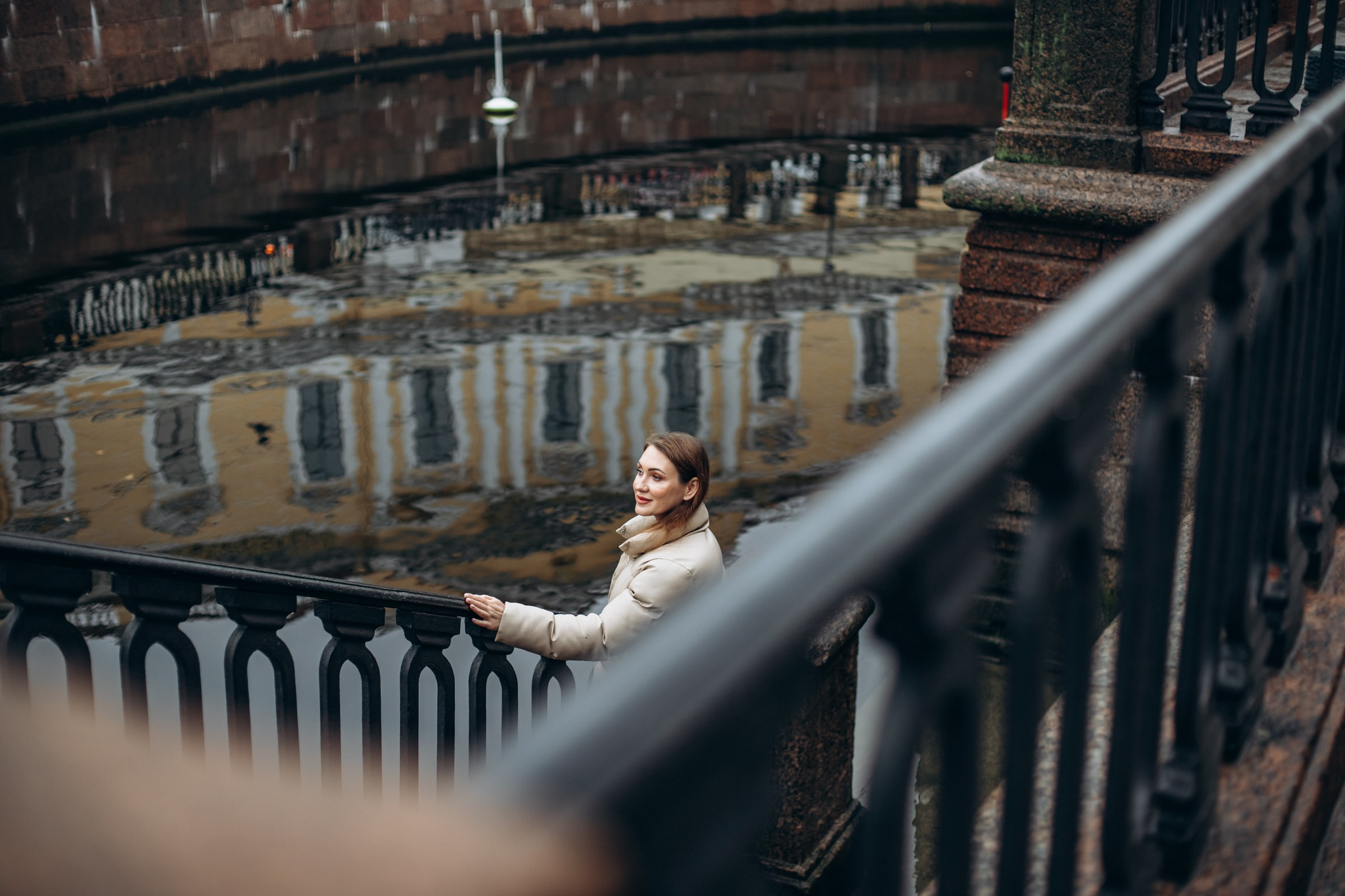Оксана в ноябре. Фотопрогулка в Петербурге. Индивидуальный и семейный фотограф в Санкт-Петербурге