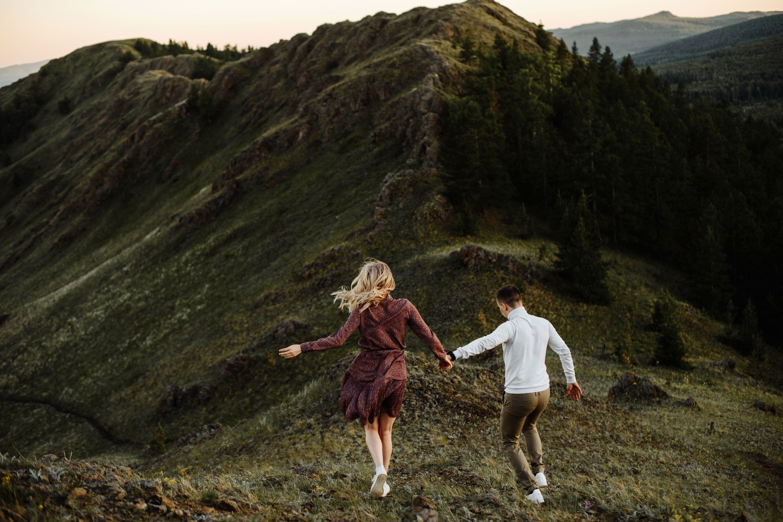Love Story на горе Нурали – романтическая фотосессия в горах. Свадебный фотограф в Миассе Татьяна Ружникова