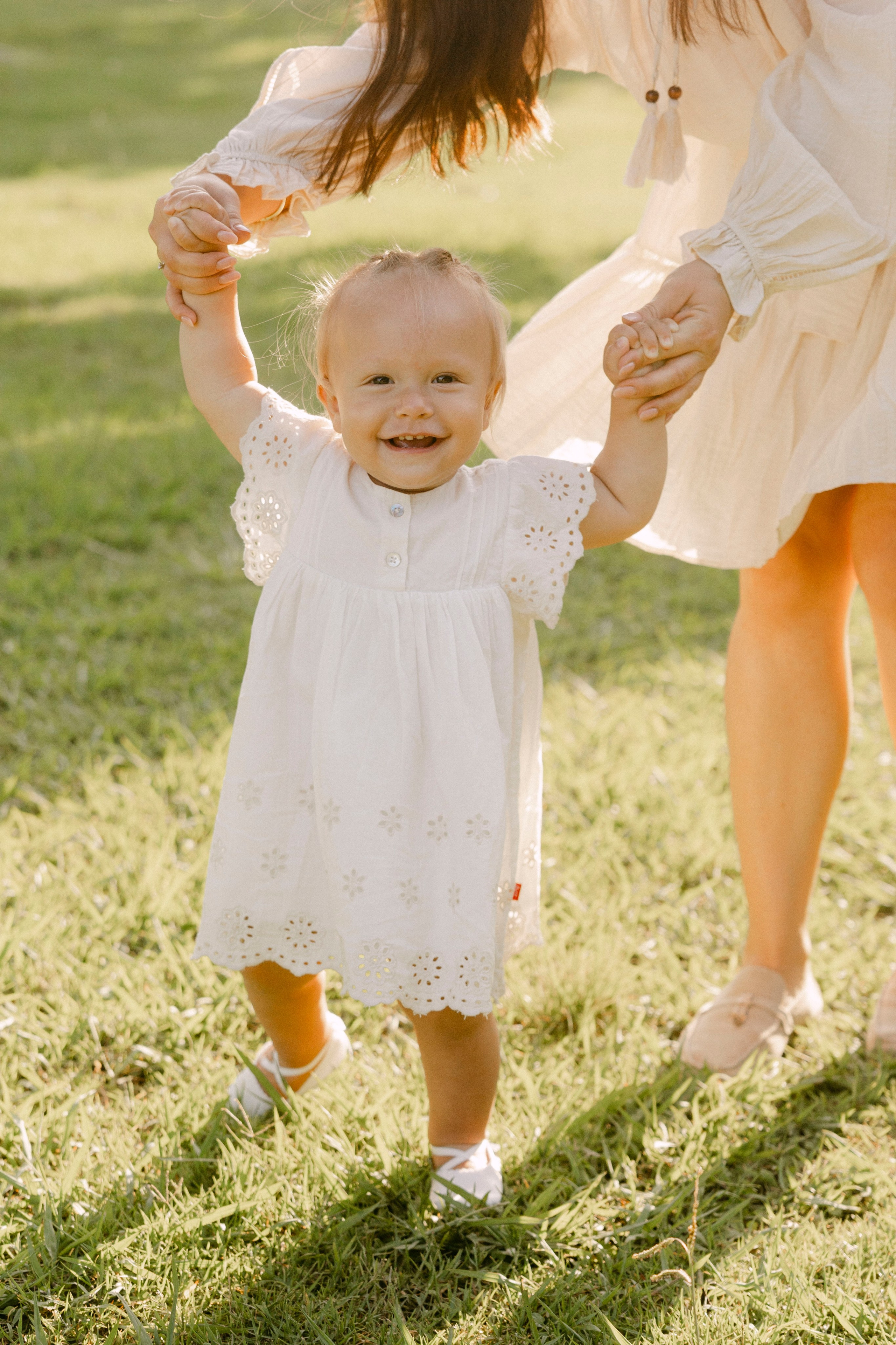First year photoshoot inside the park (sunset). Wedding and family photographer