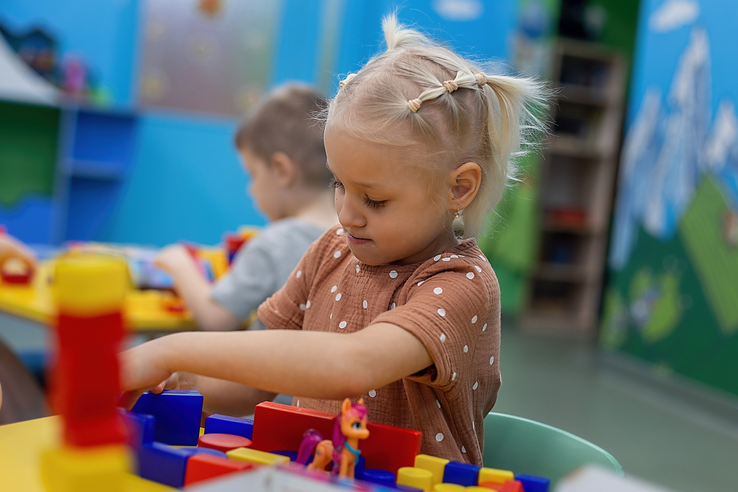 День в саду_ноябрь 2024. Семейный фотограф в Санкт-Петербурге