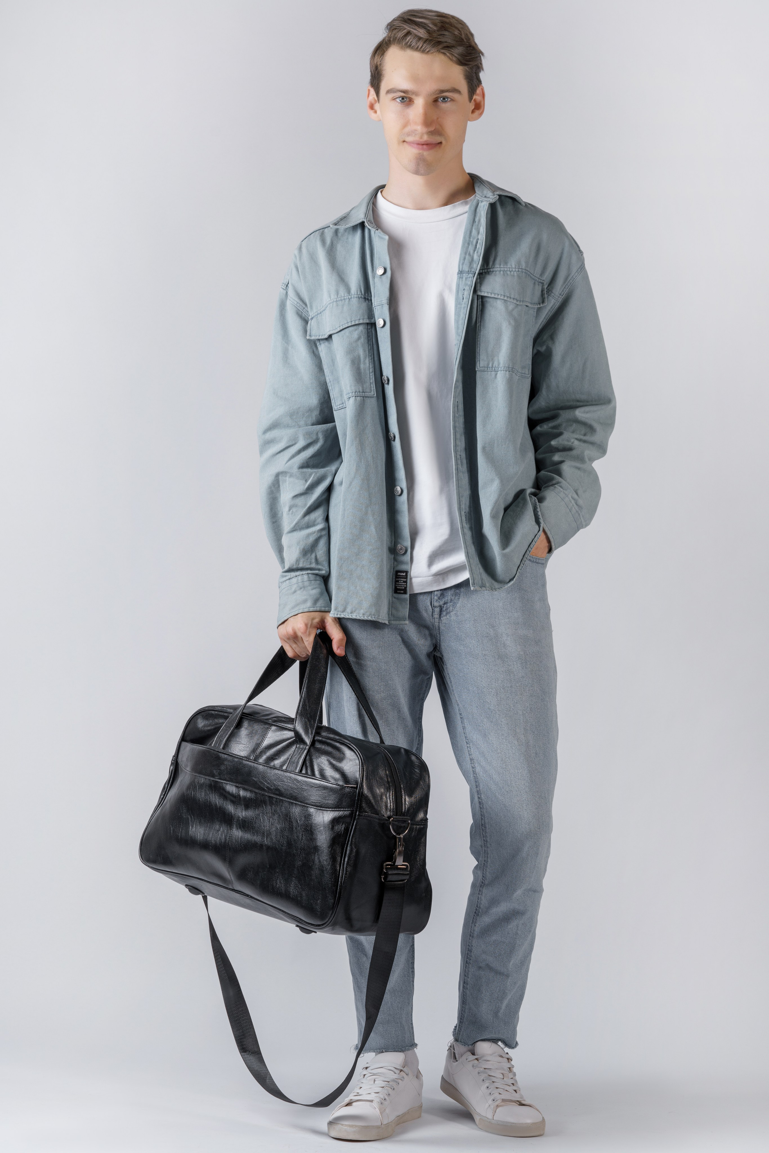 Дмитрий, 186 см, 48-50 р-р. KED Production — продакшн из СПб. Создаём фото, видео и контент, который помогает брендам и селлерам продавать больше