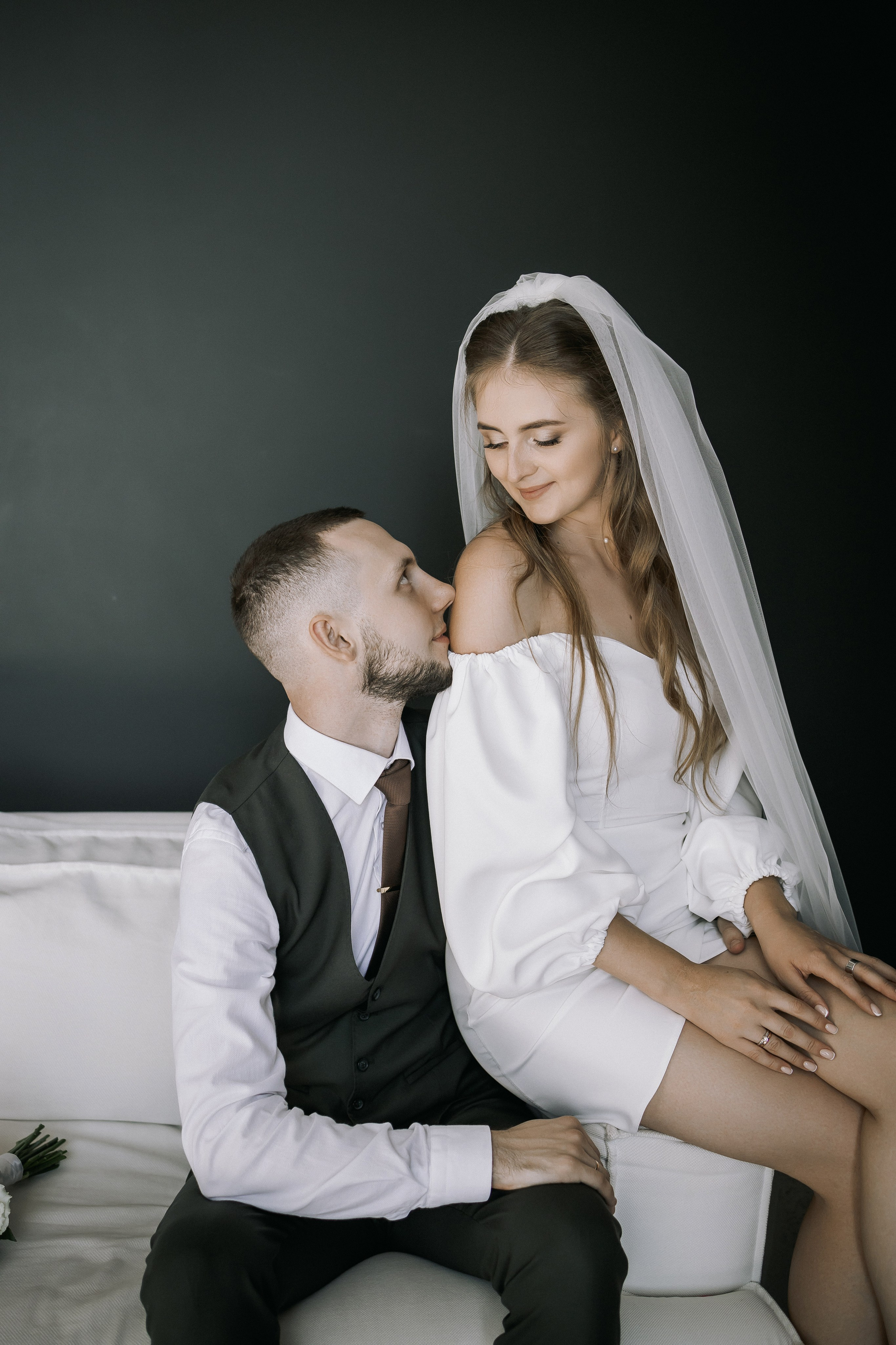 Свадебная прогулка. Эвелина и Дмитрий. Свадебная фотография. Арина Рубах