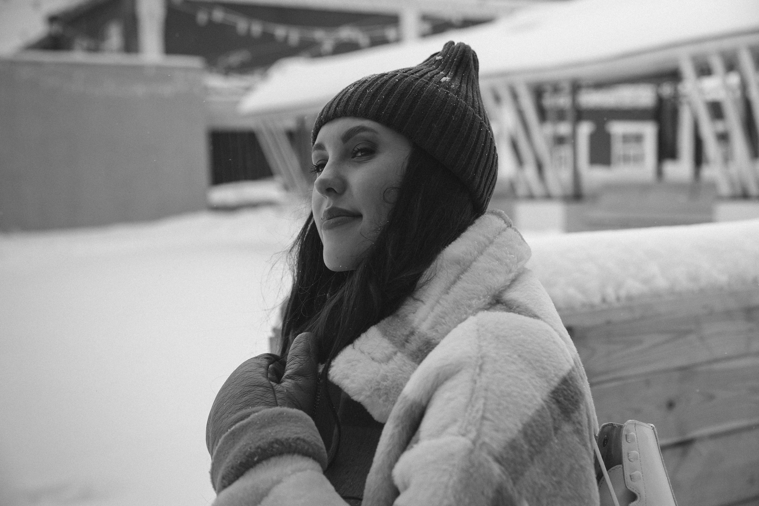 Зимняя фотосессия на катке фотосессия на коньках. Фотограф Владимир Москва