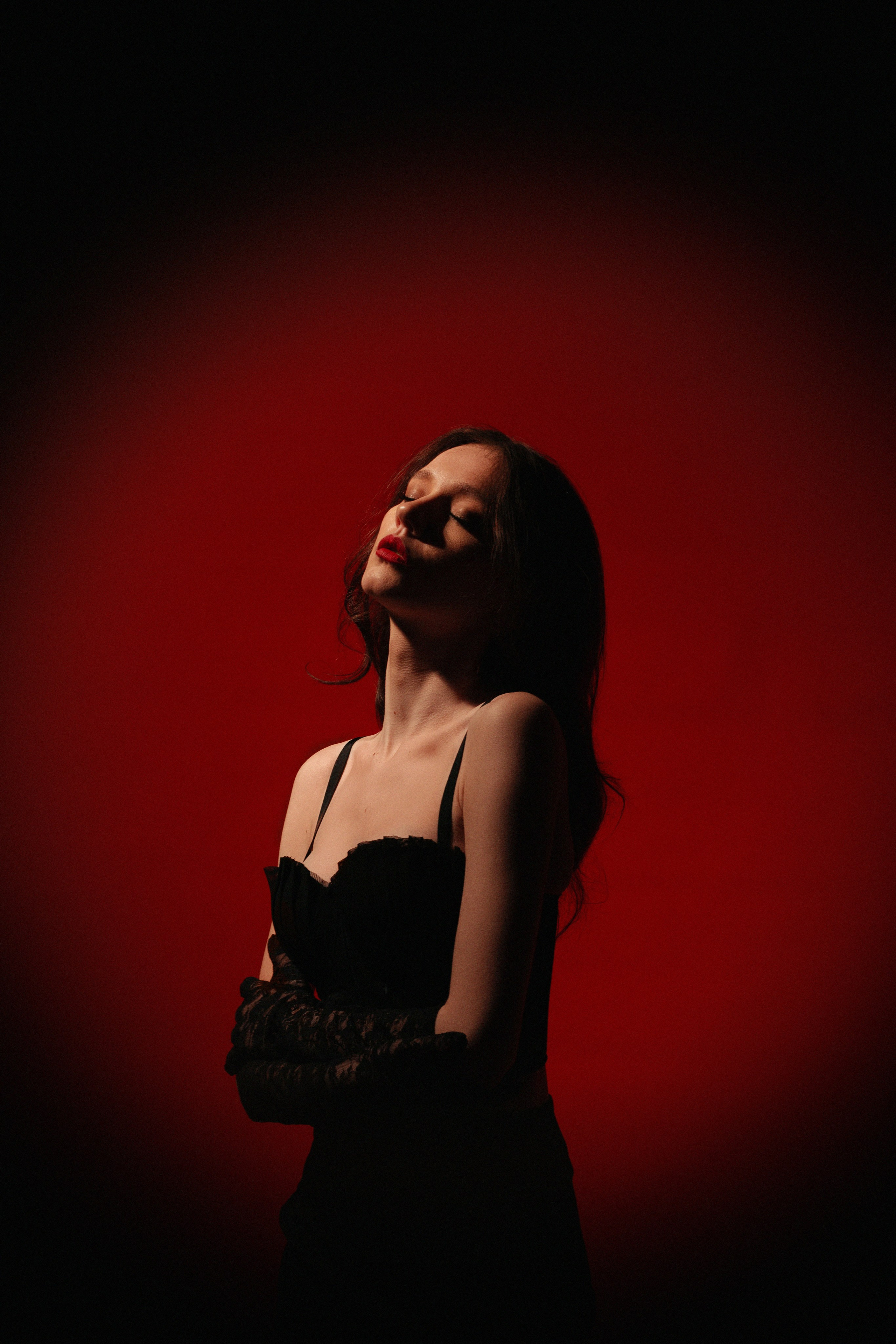 Фотосессия с акцентом на характер — женская энергия и поза