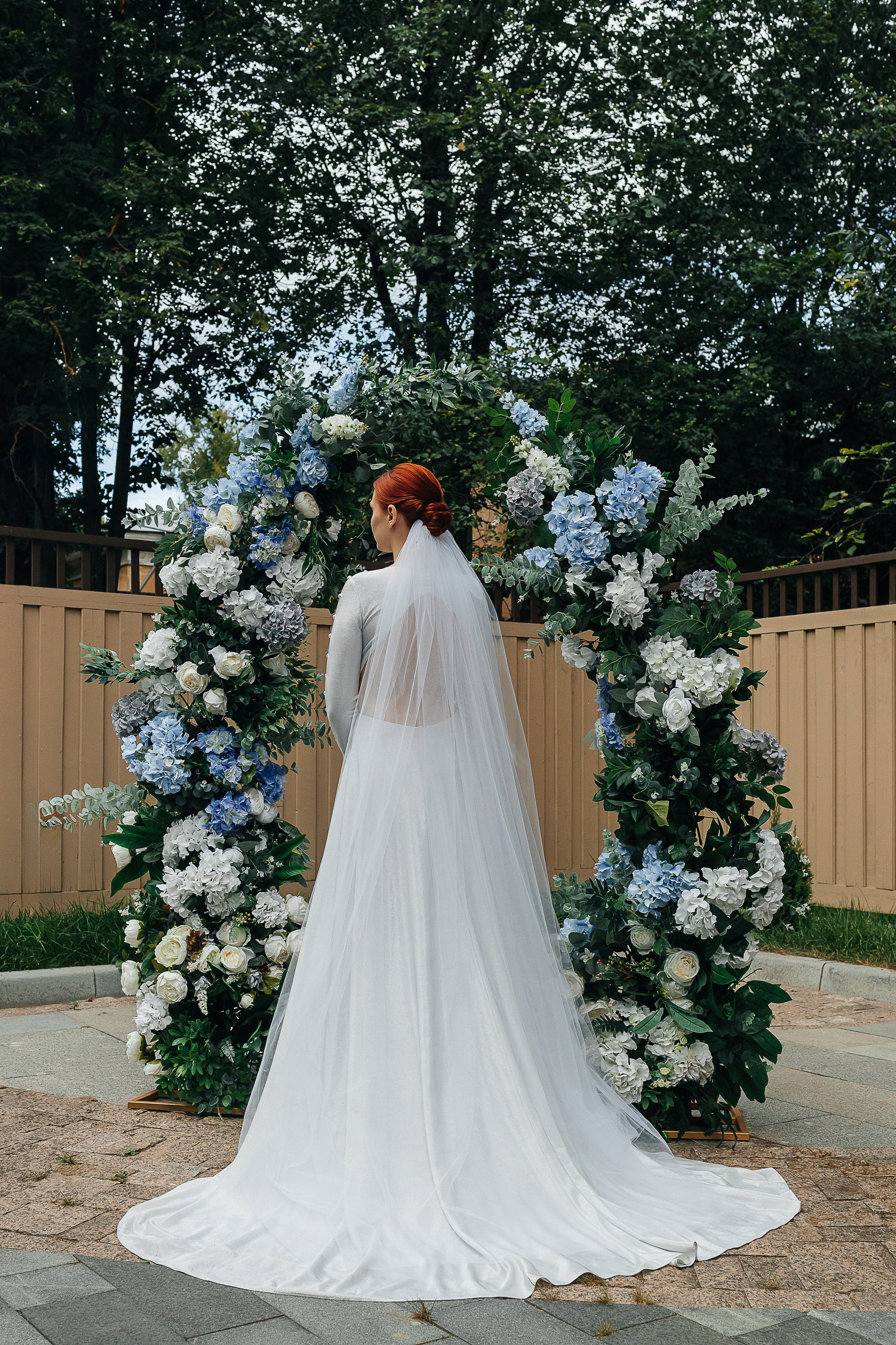 Фотосъемка невесты в эксклюзивном свадебном платье. Олег Сверчков | Свадебный фотограф Вологда