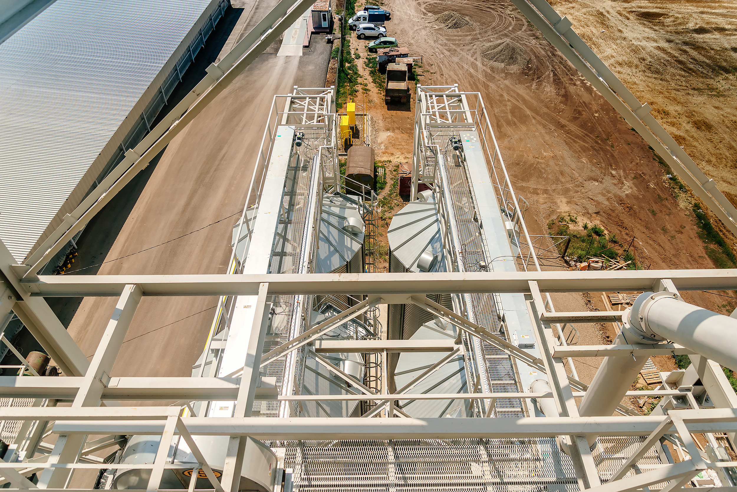 Установка оборудования компании Real Lab на элеваторе. Промышленный фотограф в Ростовской области Владимир Яковенко