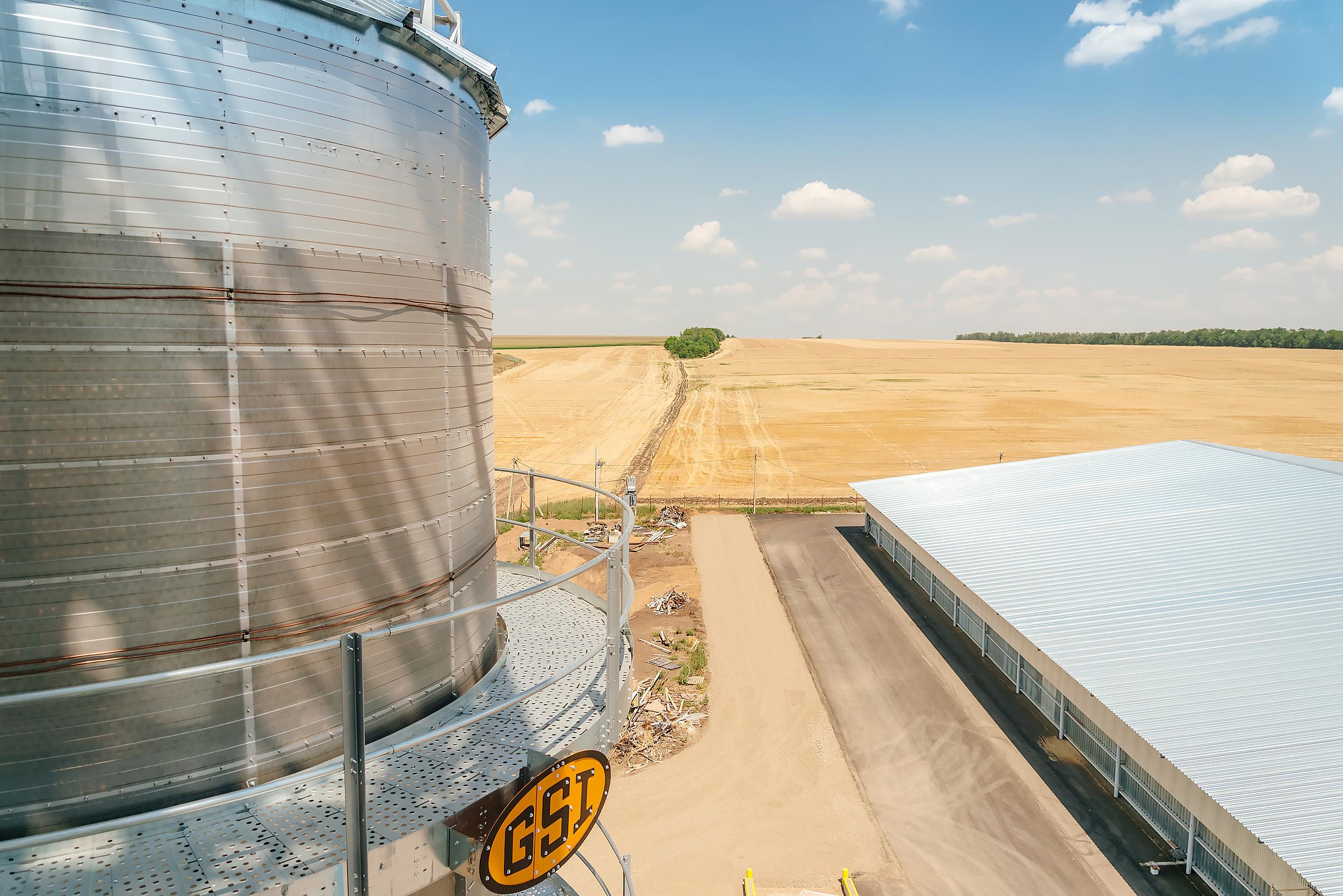 Установка оборудования компании Real Lab на элеваторе. Промышленный фотограф в Ростовской области Владимир Яковенко