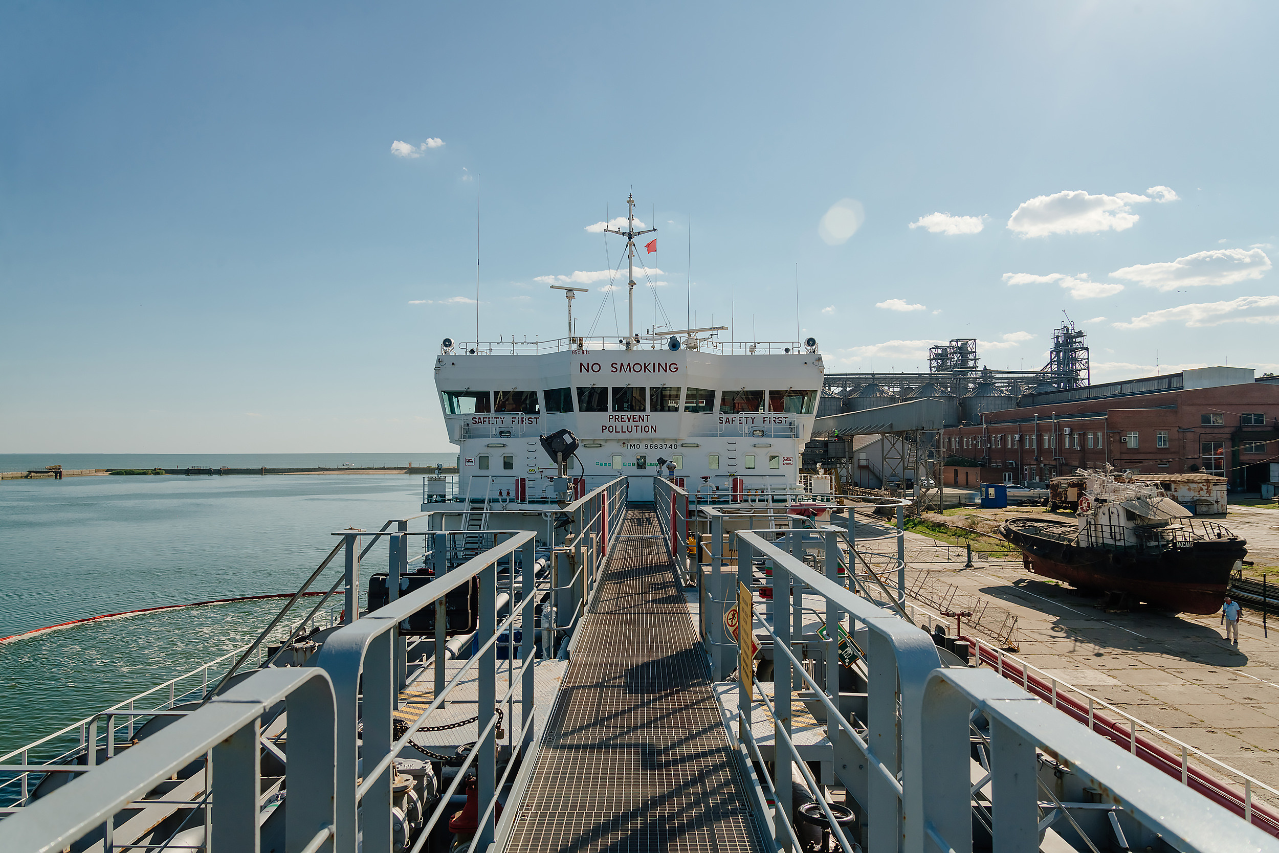 Съёмка танкера «Леди Лейла». Промышленный фотограф в Ростовской области Владимир Яковенко