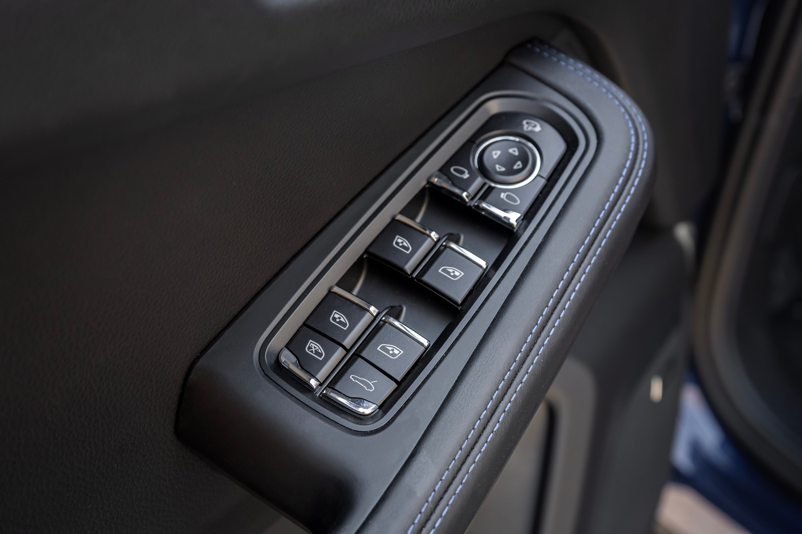 Porsche Macan. Автомобильный фотограф Ногинск Денис Городок