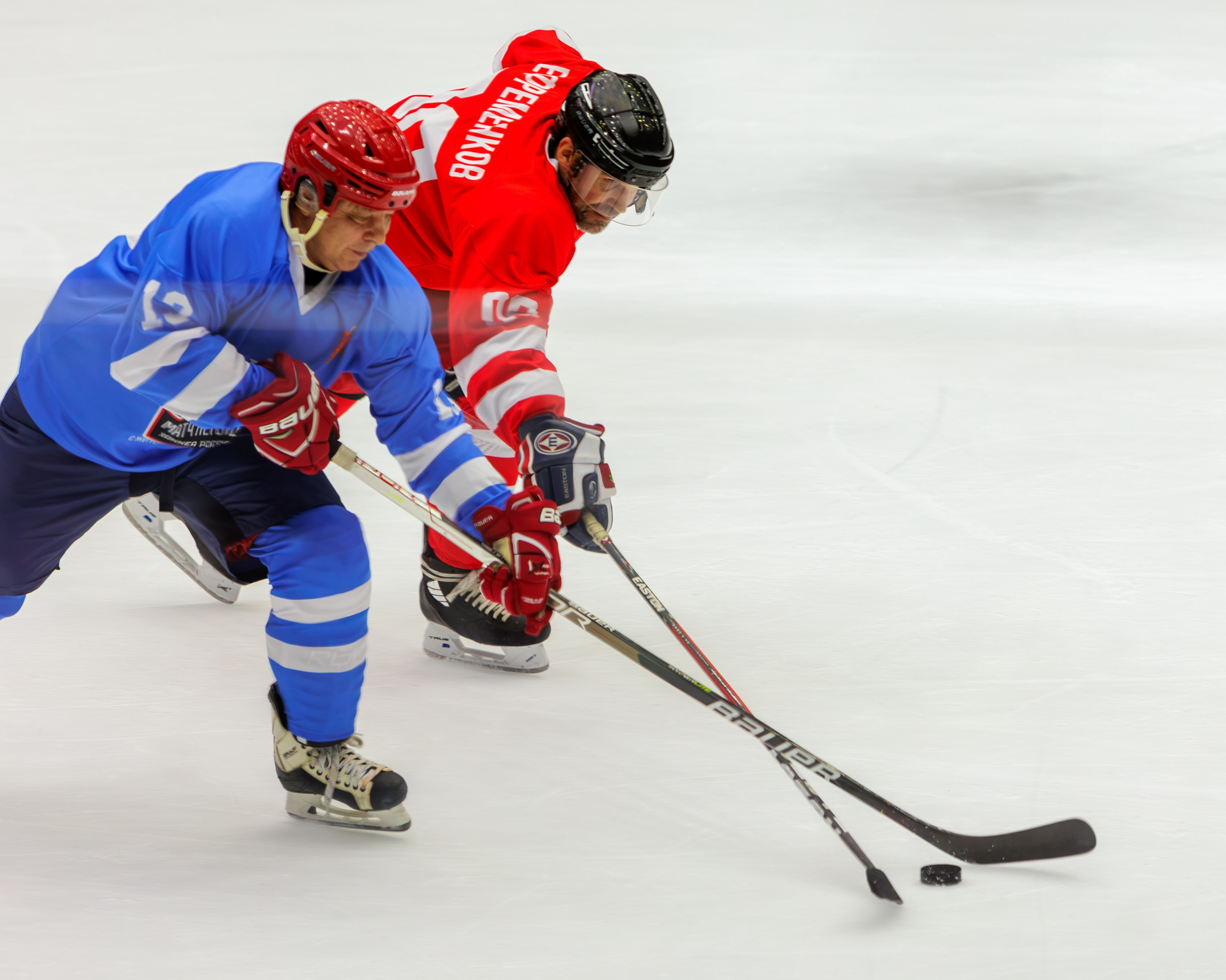 Первый матч Легенд в 2025 году. Выпускные альбомы и школьный фотограф в Подольске, Троицке, Щербинке, Москве и Московской области