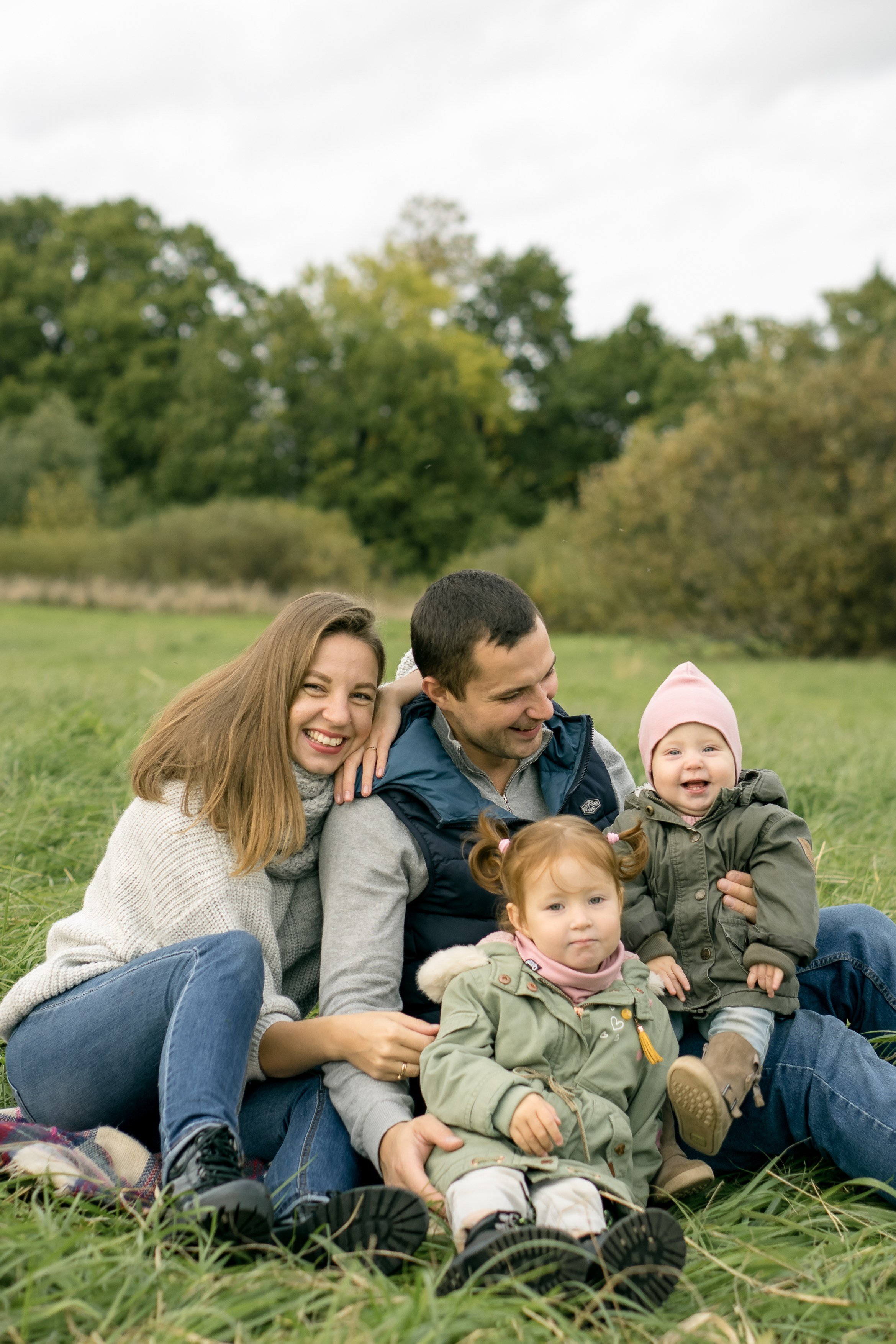 Семья Алеси и Ульяны на природе. Фотограф Ольга Игорева