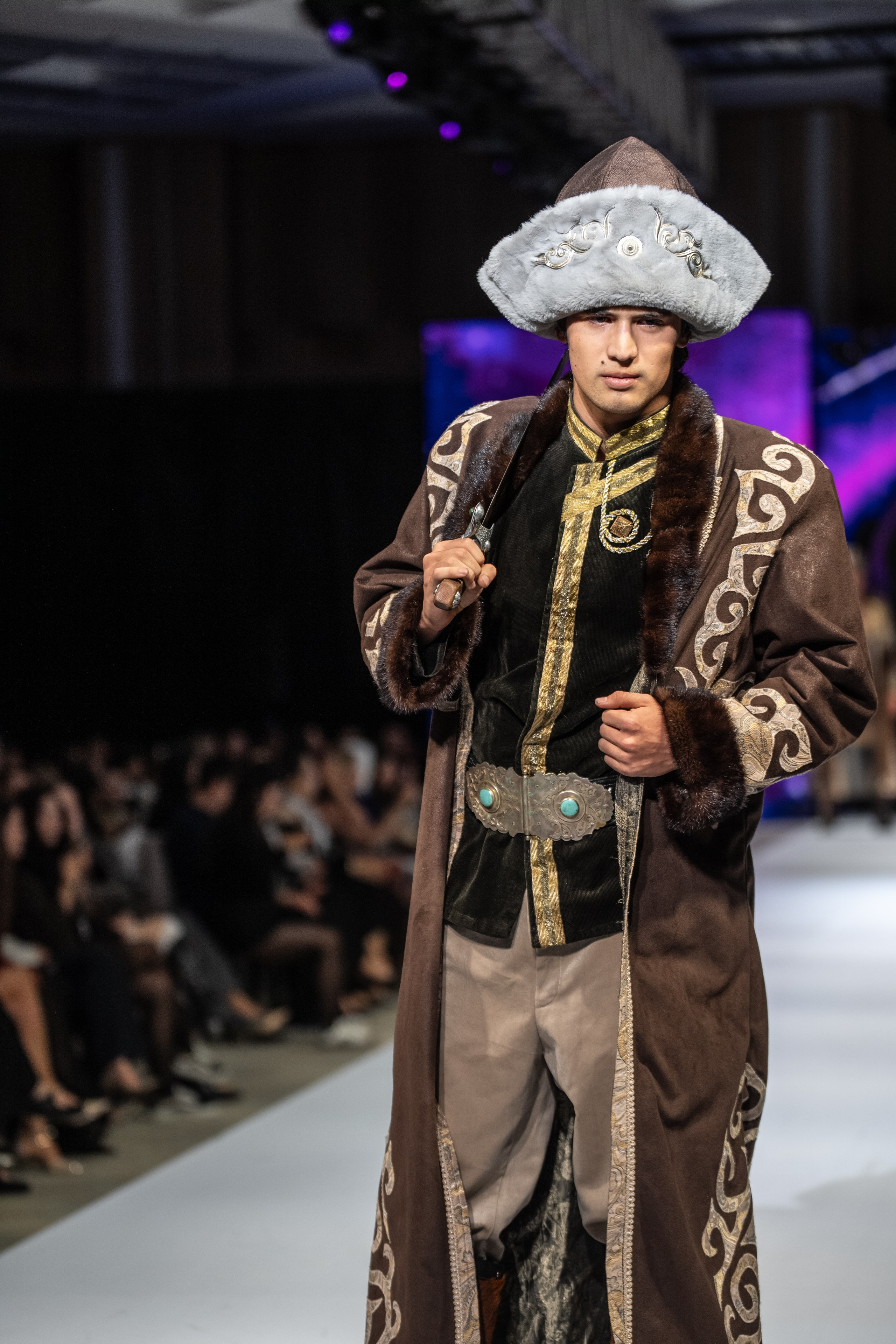 EURASIAN FASHION WEEK Lo Zarata. Сайт Алматинского НЮ АРТ, будуар и фэшн фотографа Дениса Карпенко