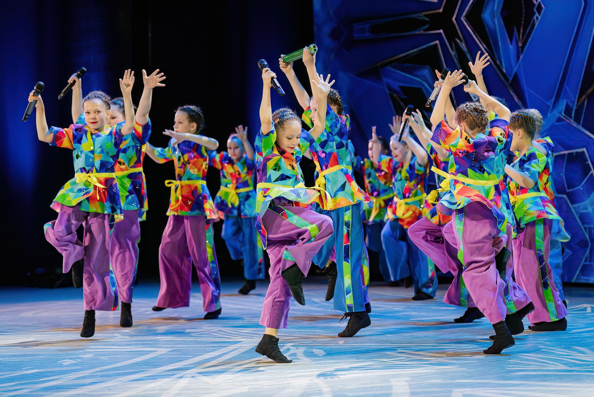 Отчетный концерт Образцового коллектива Алтая театра эстрадной песни «Созвездие». Свадебный и репортажный фотограф Никита Сницарев в Барнауле