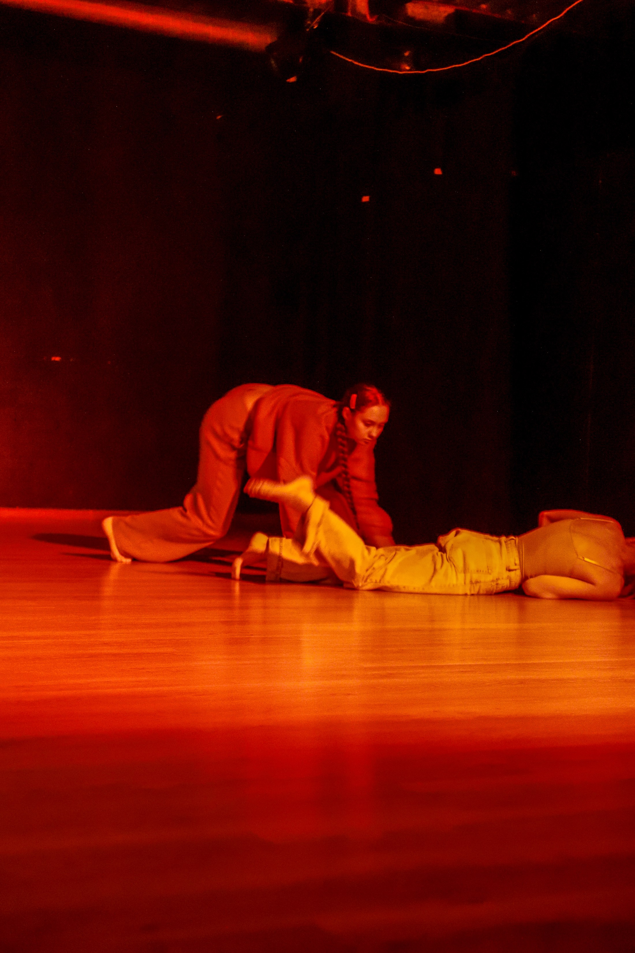 Современный показ Подземка. Небесные ласточки. Фотограф Юлия Мальцева