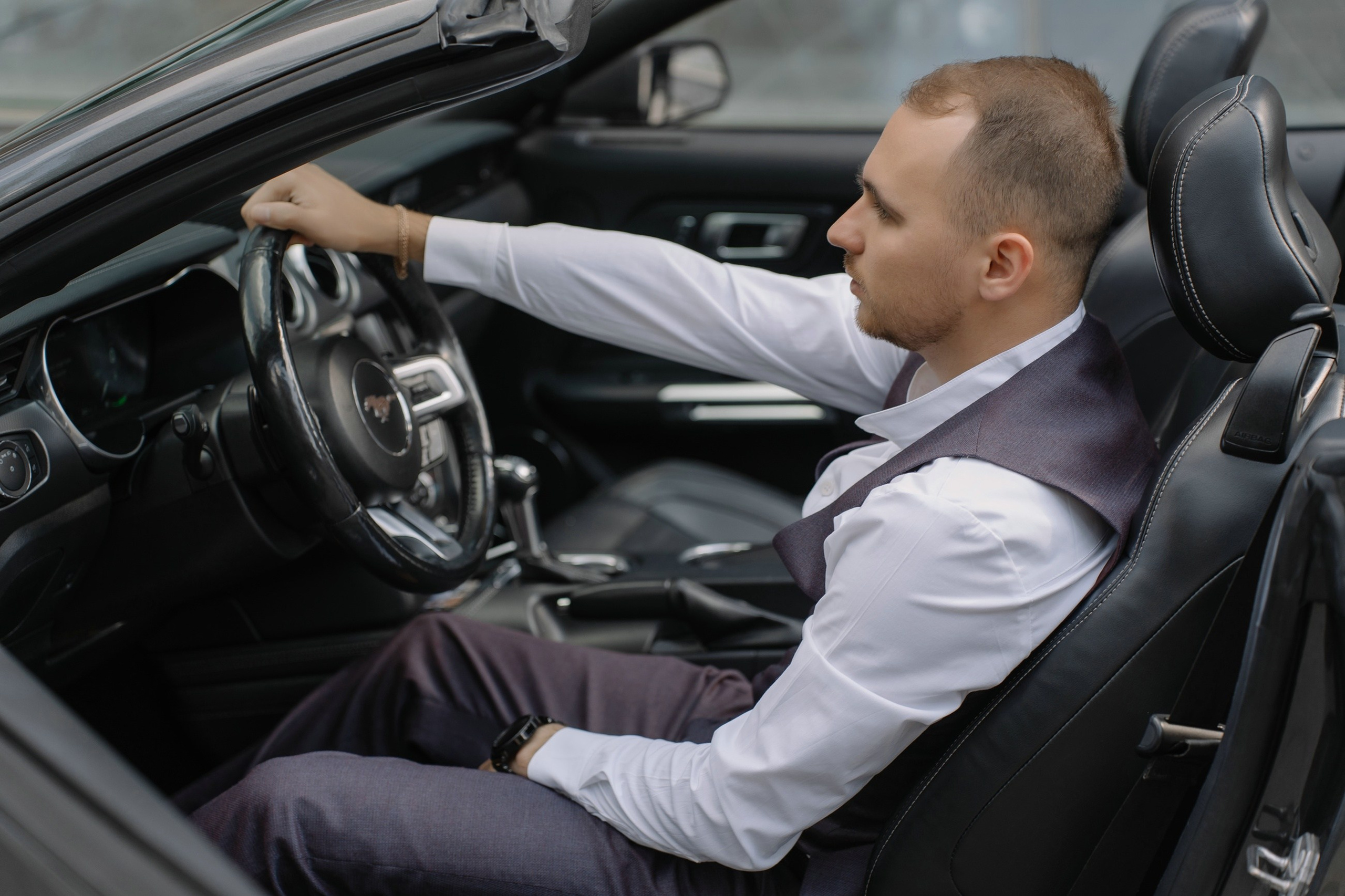 Свадебная фотосессия с кабриолетом. Свадебный и семейный фотограф в Москве Светлана Зоткина