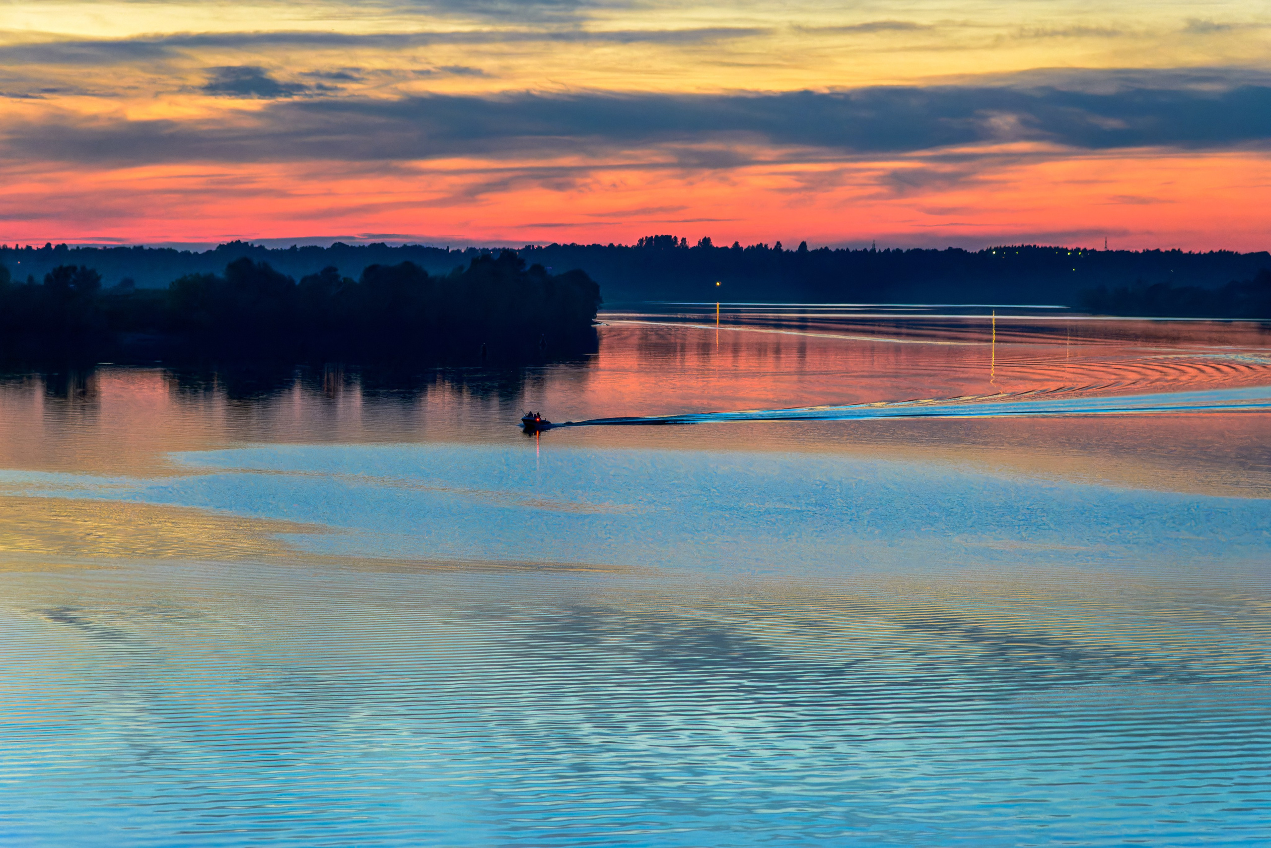 Вечер на Волге