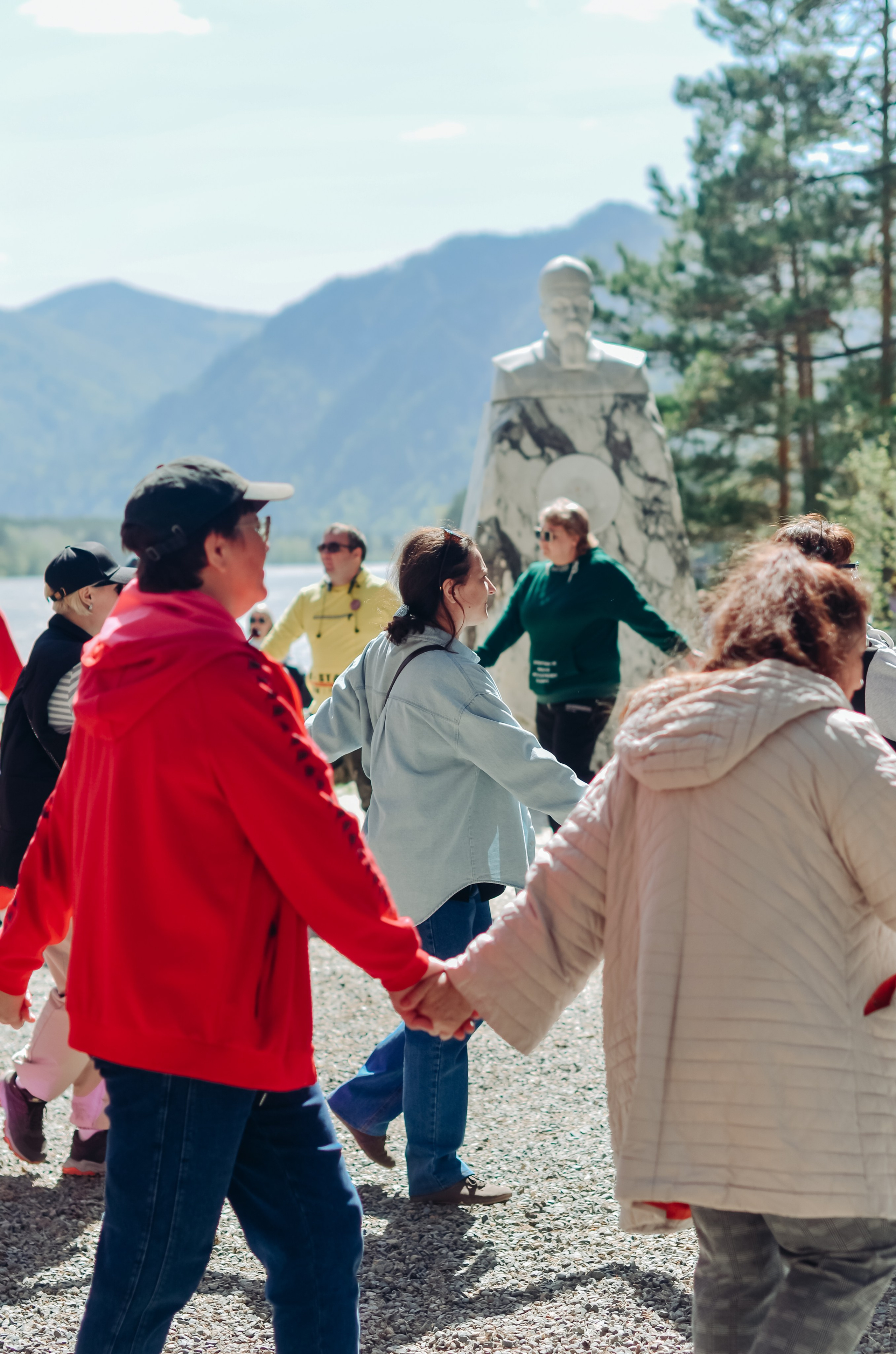 Фестиваль «Цветение Маральника на Алтае 2025». Фоторепортаж. Денисова Аля — фотограф для парных съемок и индивидуальных историй в Барнауле