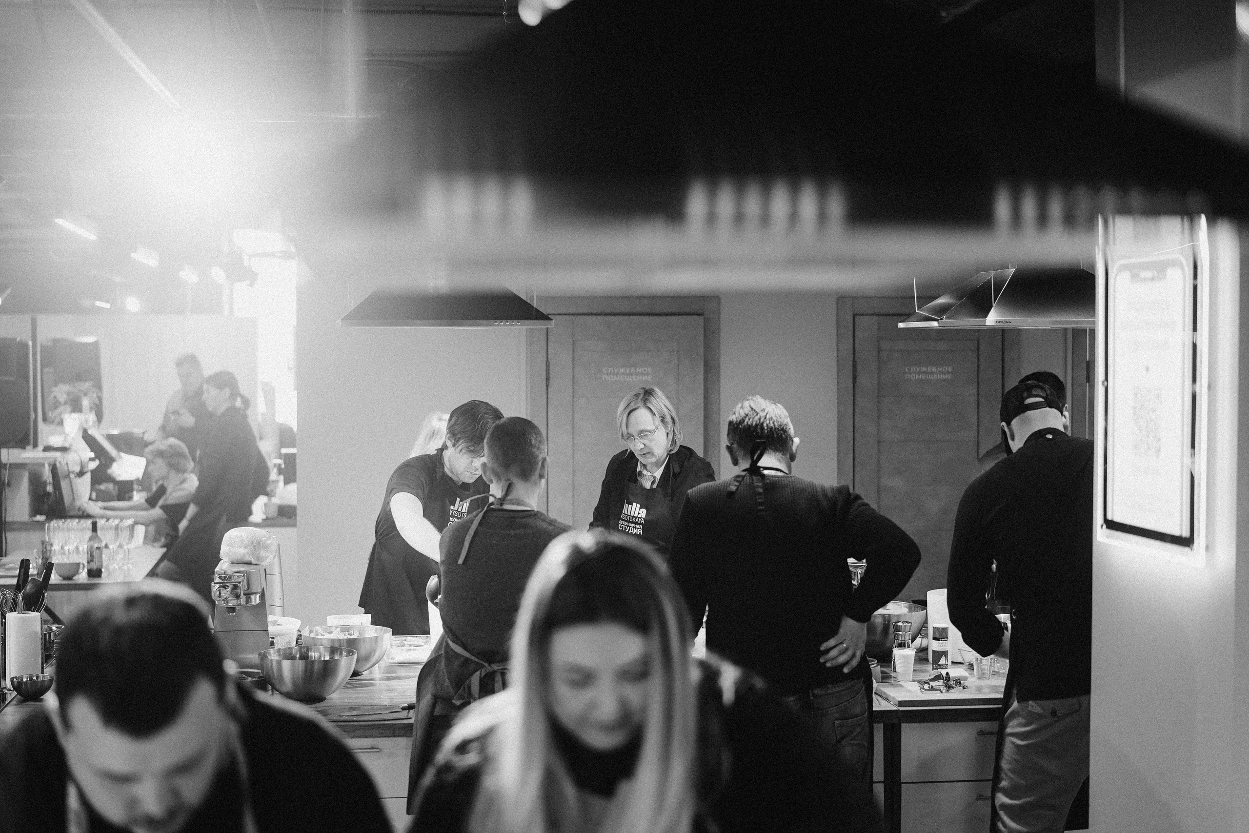 Репортаж с кулинарной студии Юлии Высоцкой. Портретный фотограф в Москве Илья Корненков