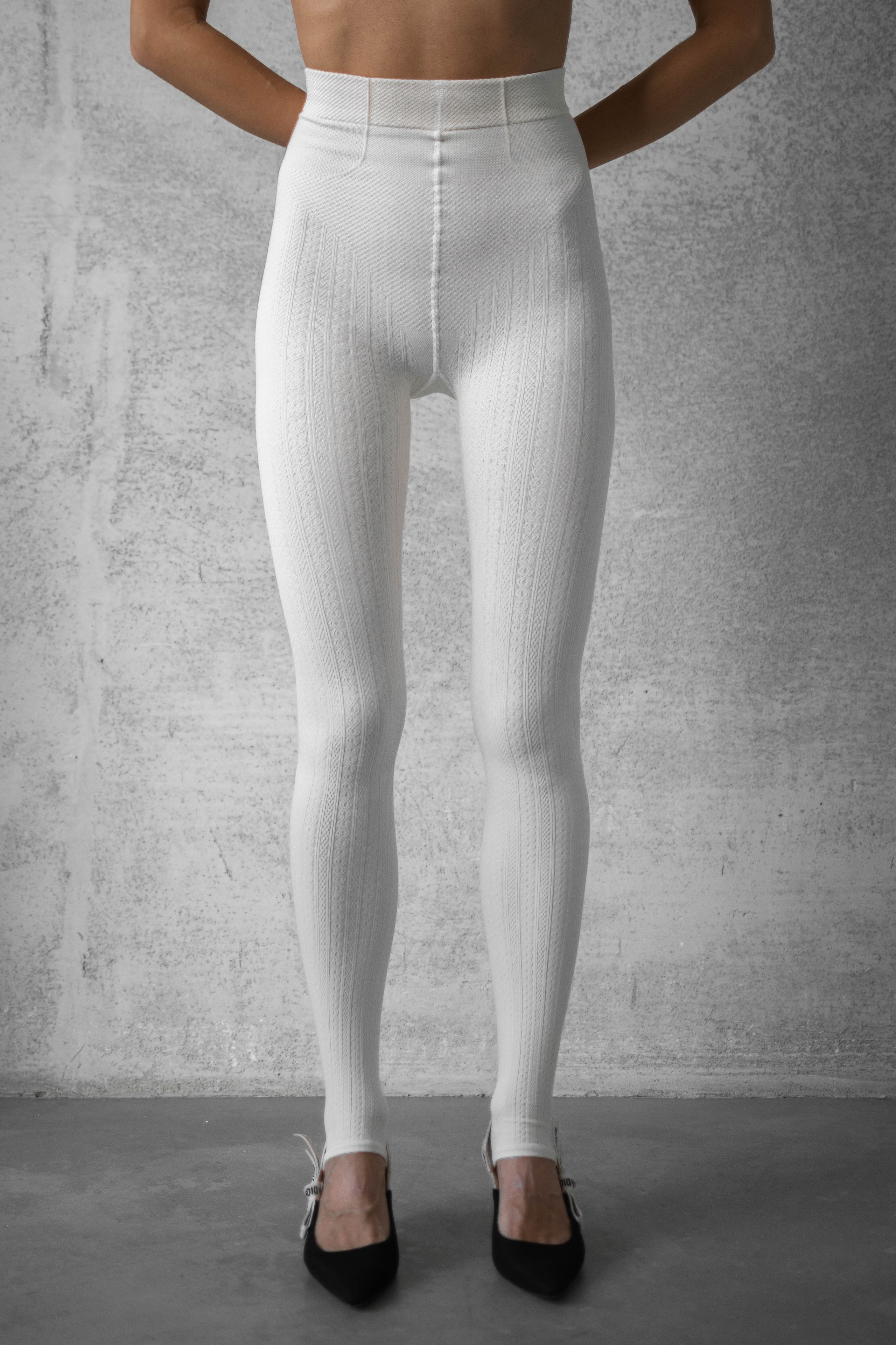 Колготки. Фотограф-ретушер в Крыму Юля Лобурец