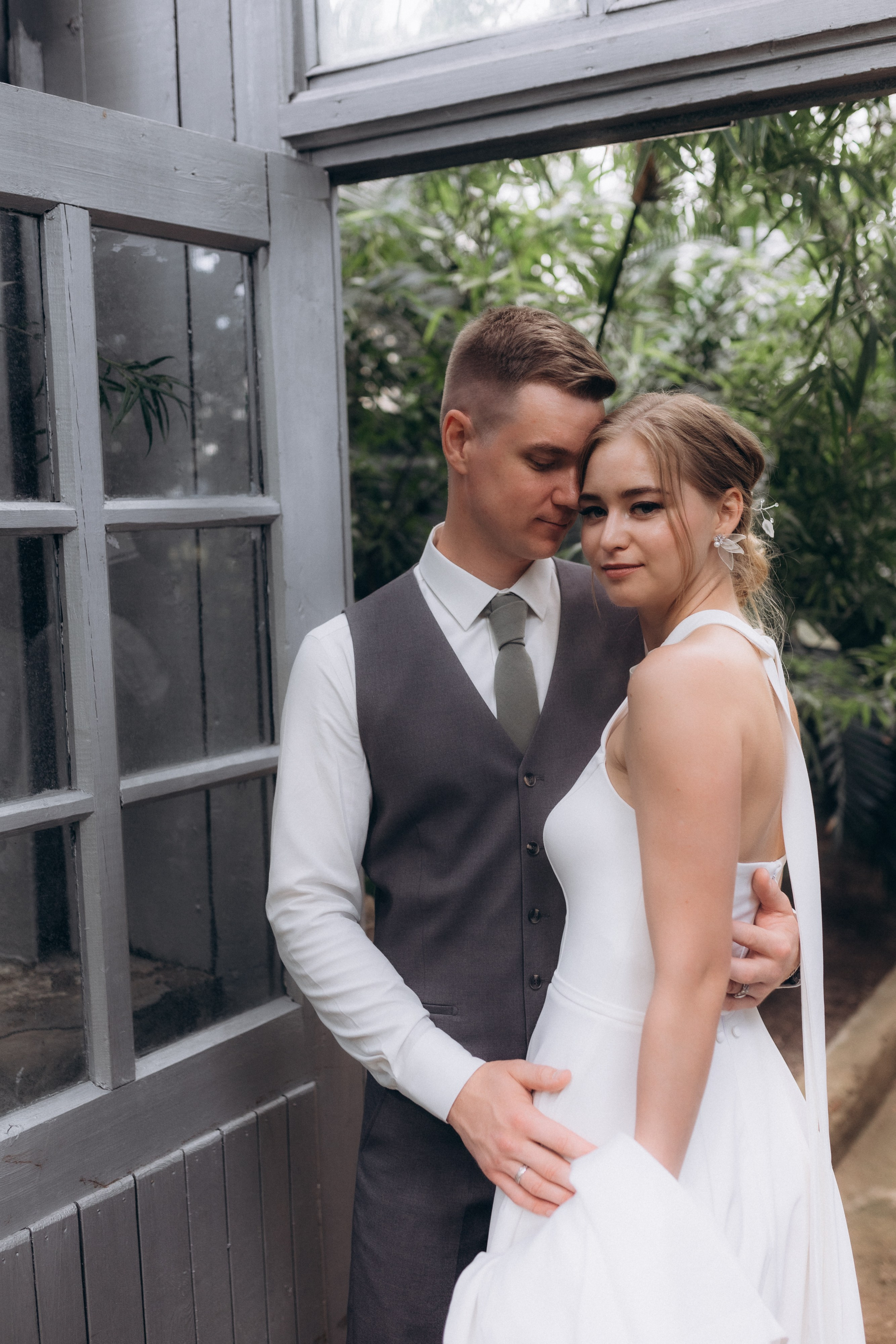 Свадебная фотосессия в Главном Ботаническом саду и в оранжерее. Свадебный фотограф в Москве Мария Крош