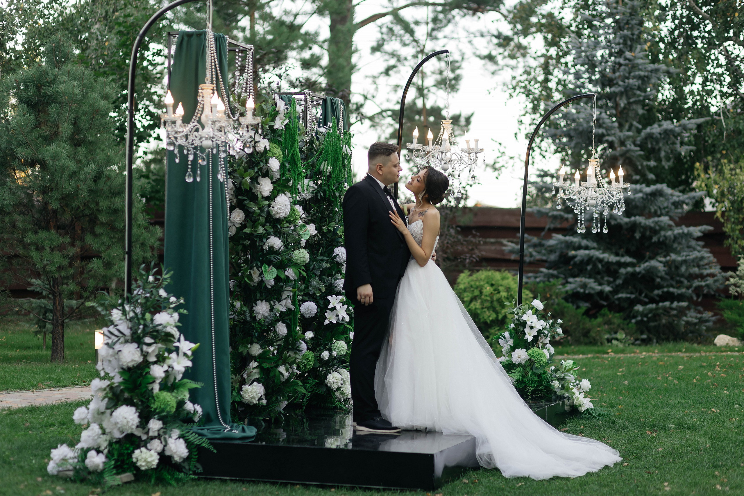 Свадебная история. Лесной Виладж. Свадебный и семейный фотограф Рассказова Виктория