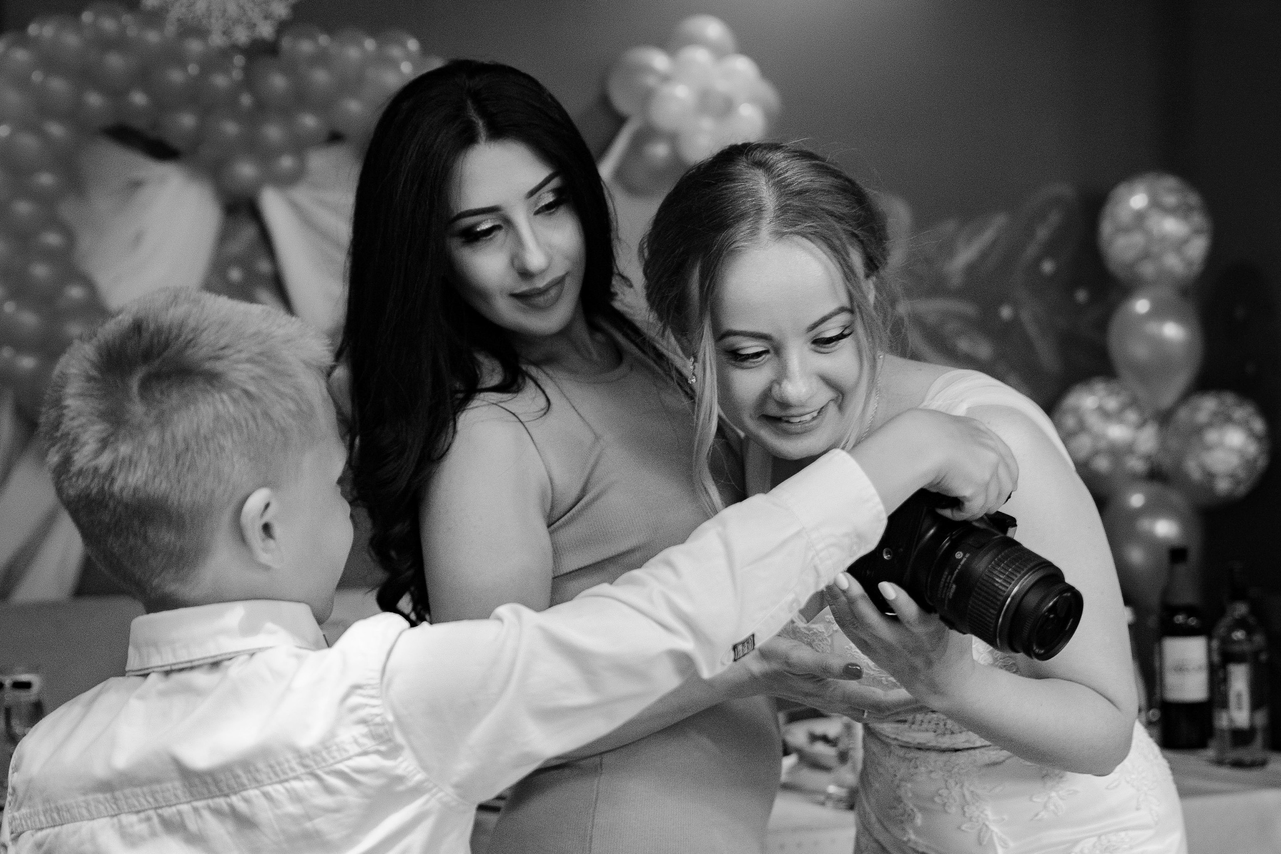 Черно Белые свадебные фотографии. Фотосъёмка и Ретушь в СПб. Фотограф Алексей Лукин. Свадьба, мероприятие, корпоратив, юбилей, фотосессия, портрет. Фотосъёмка в Санкт-Петербурге. Ретушь фотографий