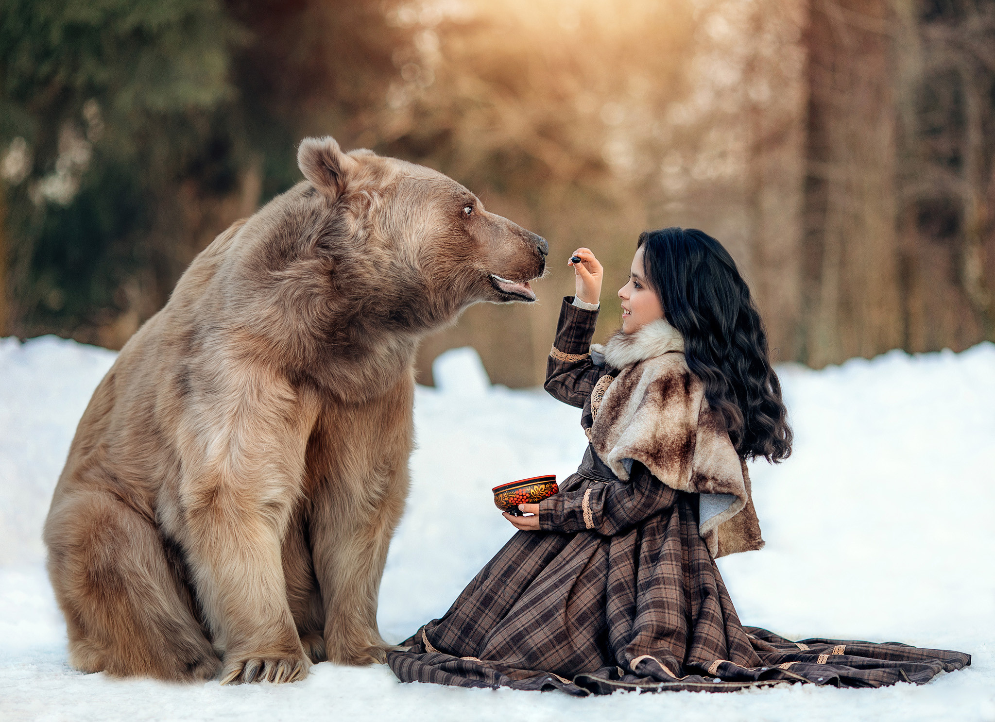 Зимняя фотосессия с медведем Степаном. Детский и семейный фотограф с животными в Москве Гурьева Надежда