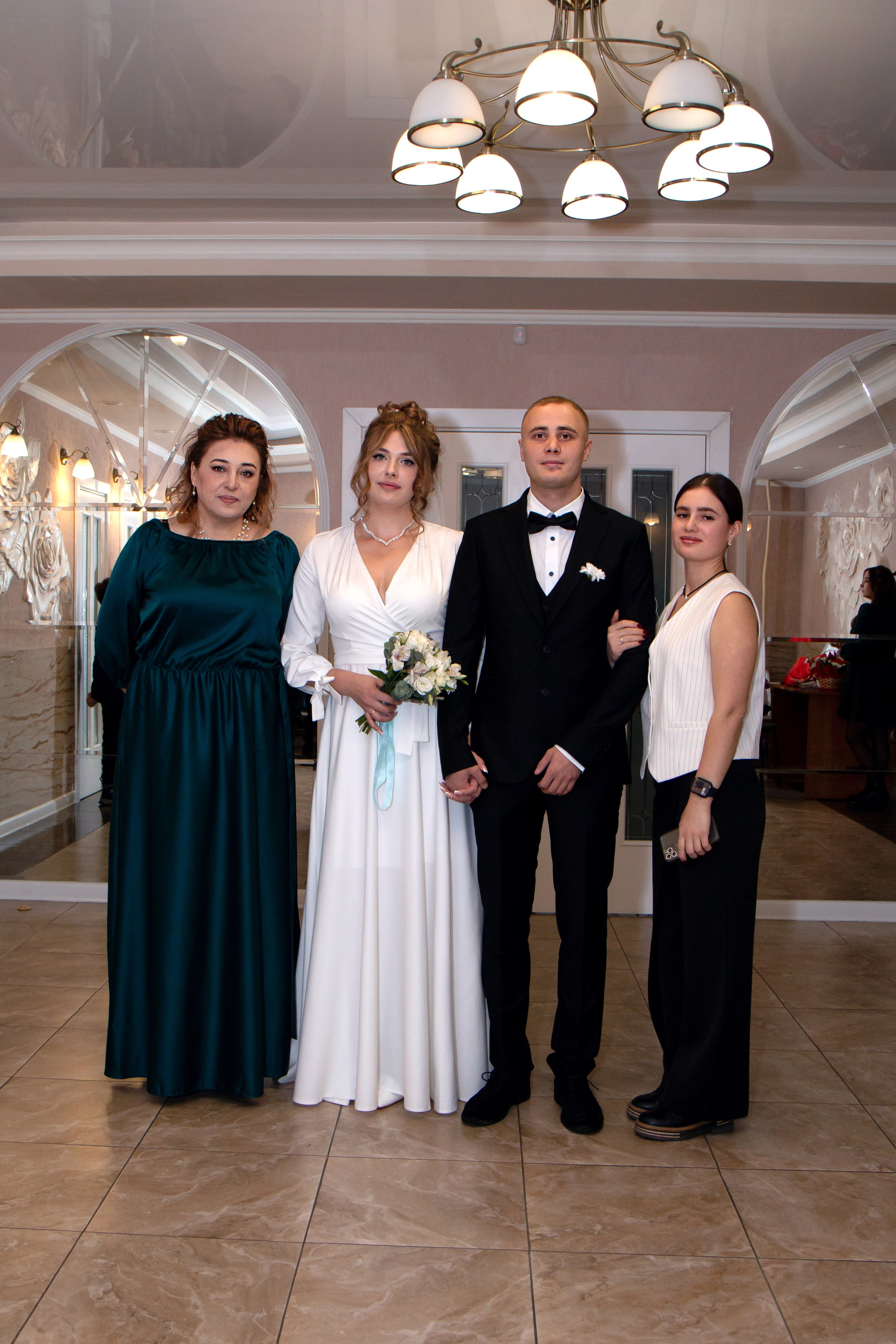 Свадебная фотосессия. Шелехов. Фотограф в Шелехове, лучшие выпускные альбомы в Шелехове