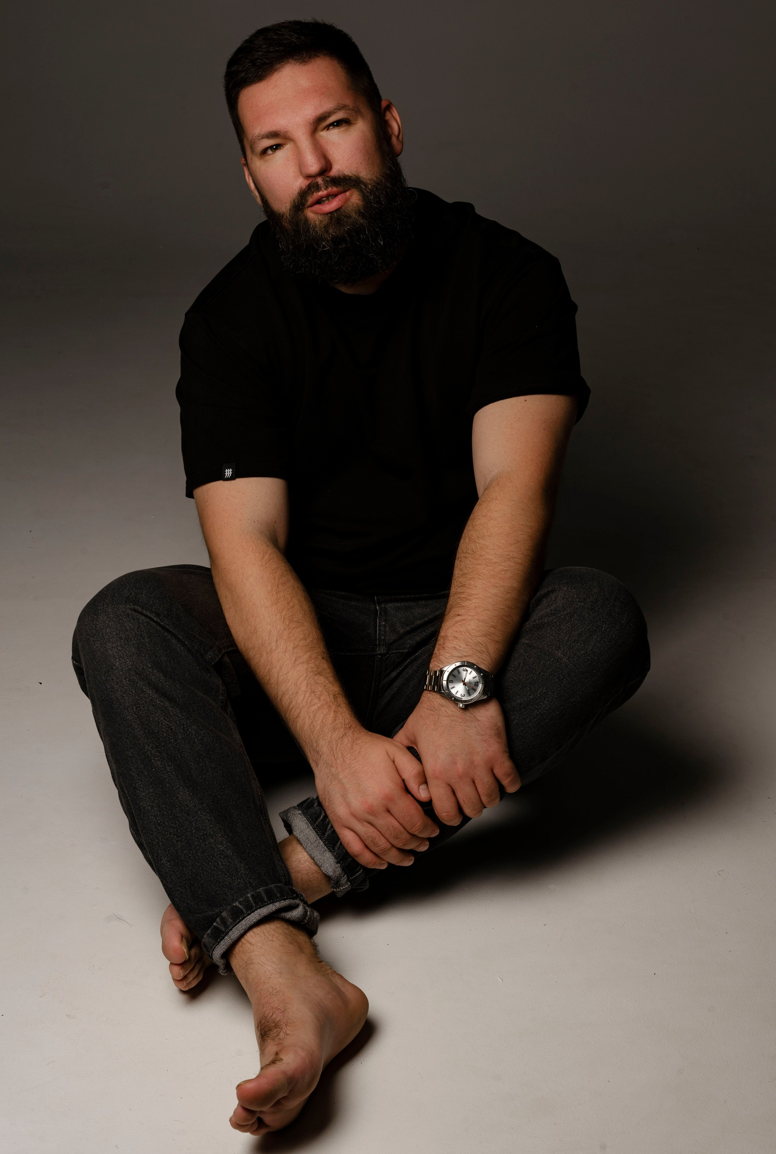 Роман. Профессиональный фотограф беременности в СПБ. Стильные фотосессии беременности в стиле минимализм и классическая фотография