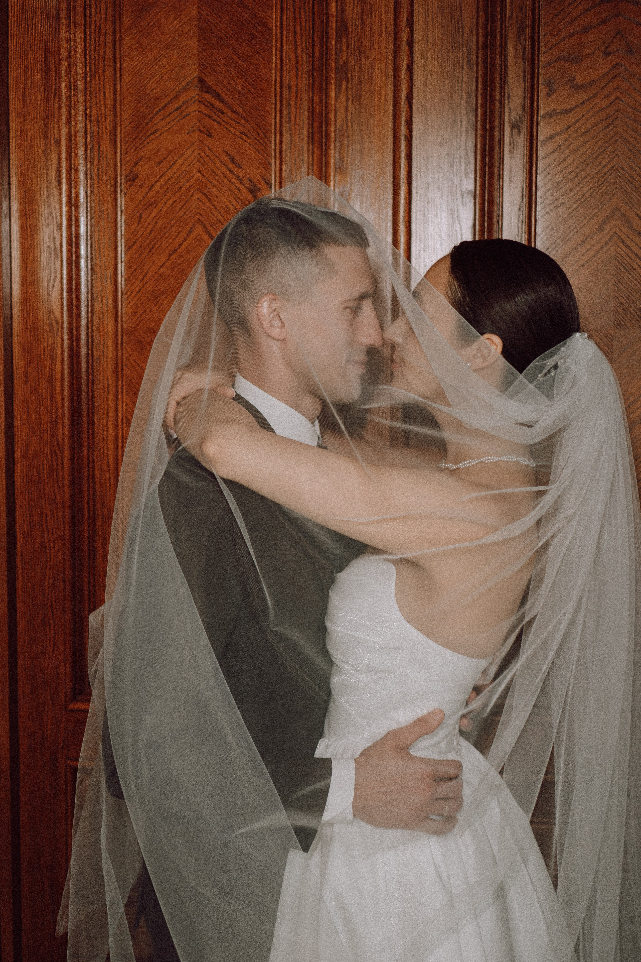 СВАДЕБНАЯ ПРОГУЛКА В САНТК-ПЕТЕРБУРГЕ (ИСАКИЕВСКИЙ СОБОР, ЗИМНЯЯ КАНАВКА, ЭРМИТАЖ И БОЛЬШАЯ МОРСКАЯ УЛИЦА). Профессиональный фотограф, Санкт-Петербург — Виктория Богомолова