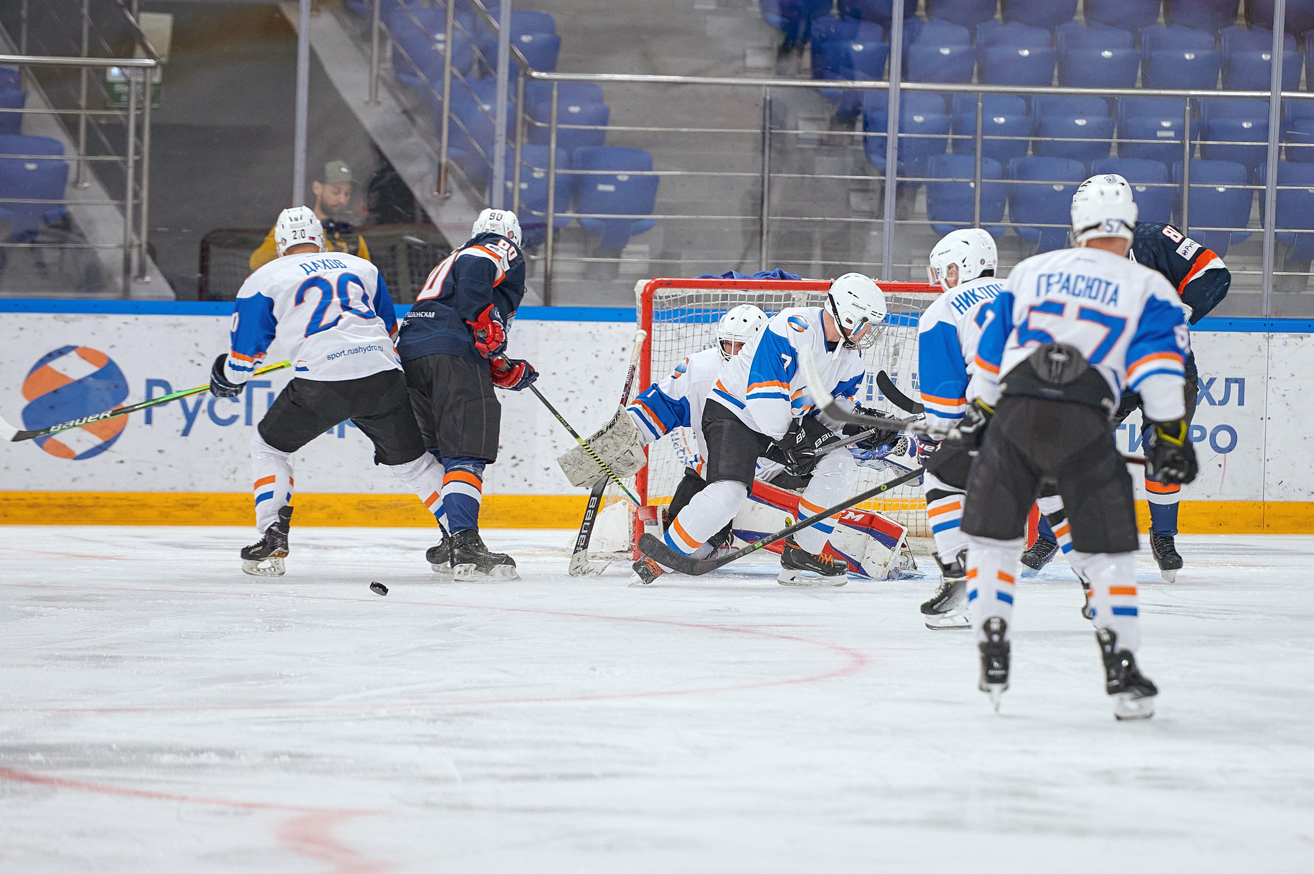 Портфолио репортажной фотосъёмки: Кристалл арена — Хоккей — РусГидро. Фотограф Яковлев Роман — Красноярск