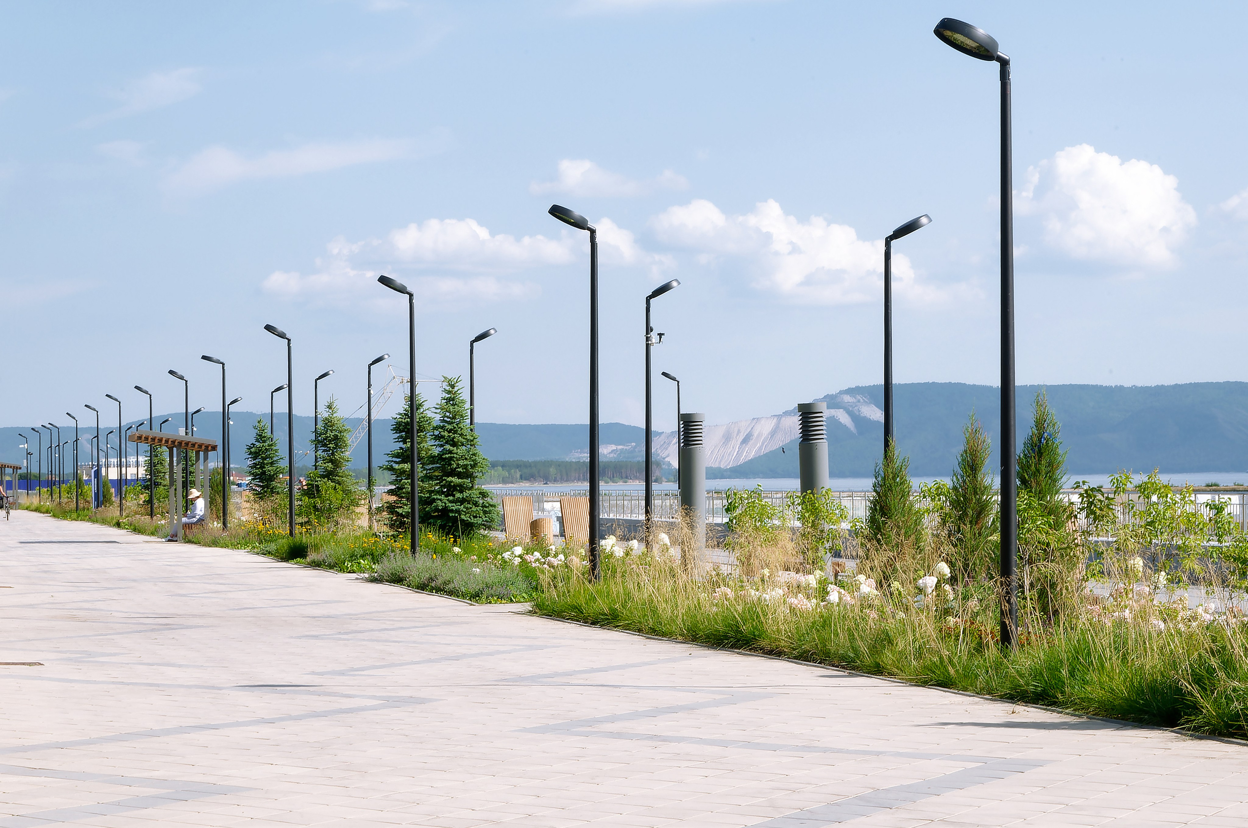 Уличное освещение/набережная. Фотограф Алексей Преображенский