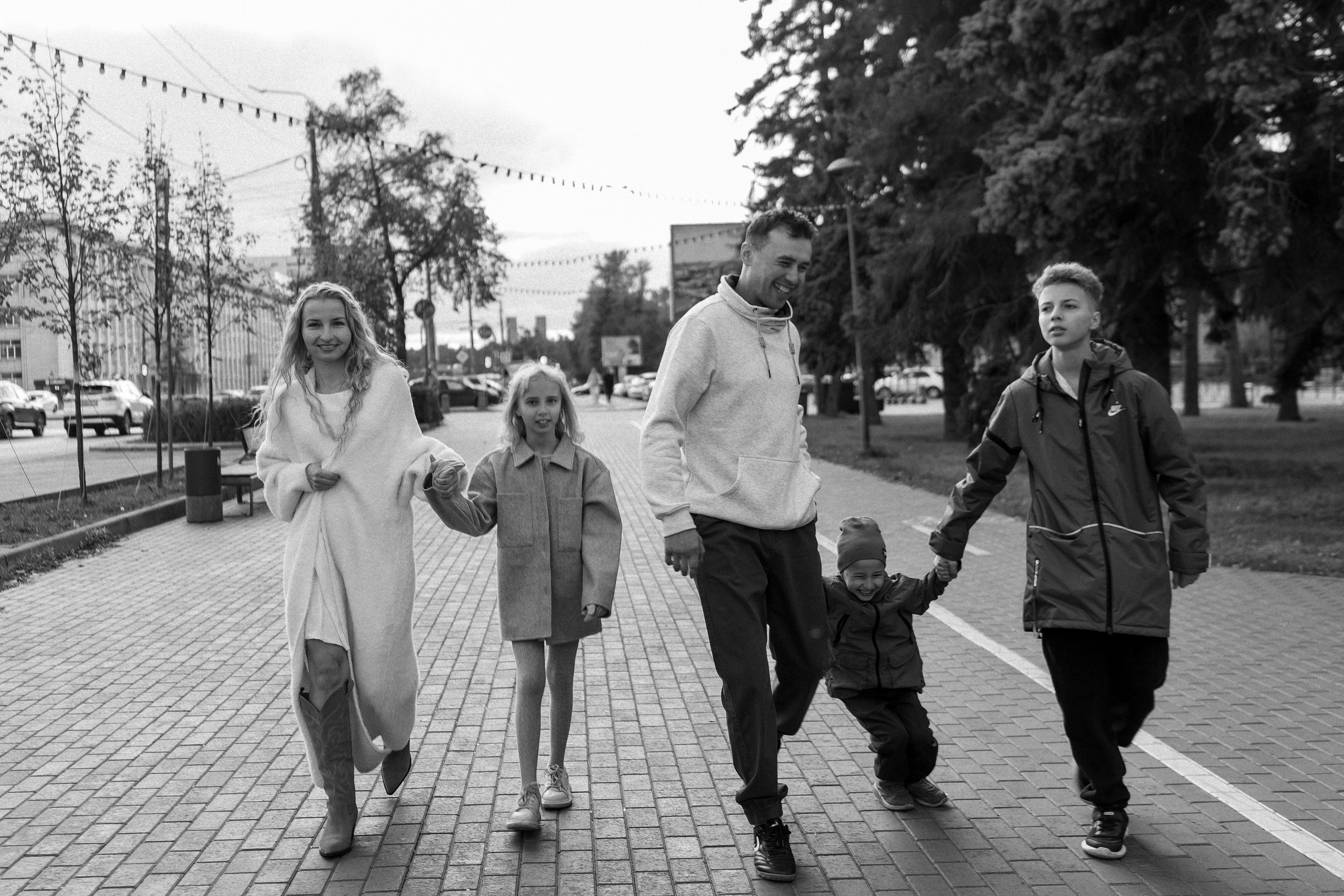 Артур, Наталья, Амин, Ева, Эмин. Прогулка дружной семьи. Эстетичная фото- и видеосъёмка Ирина Арсентьева. Челябинск и весь мир