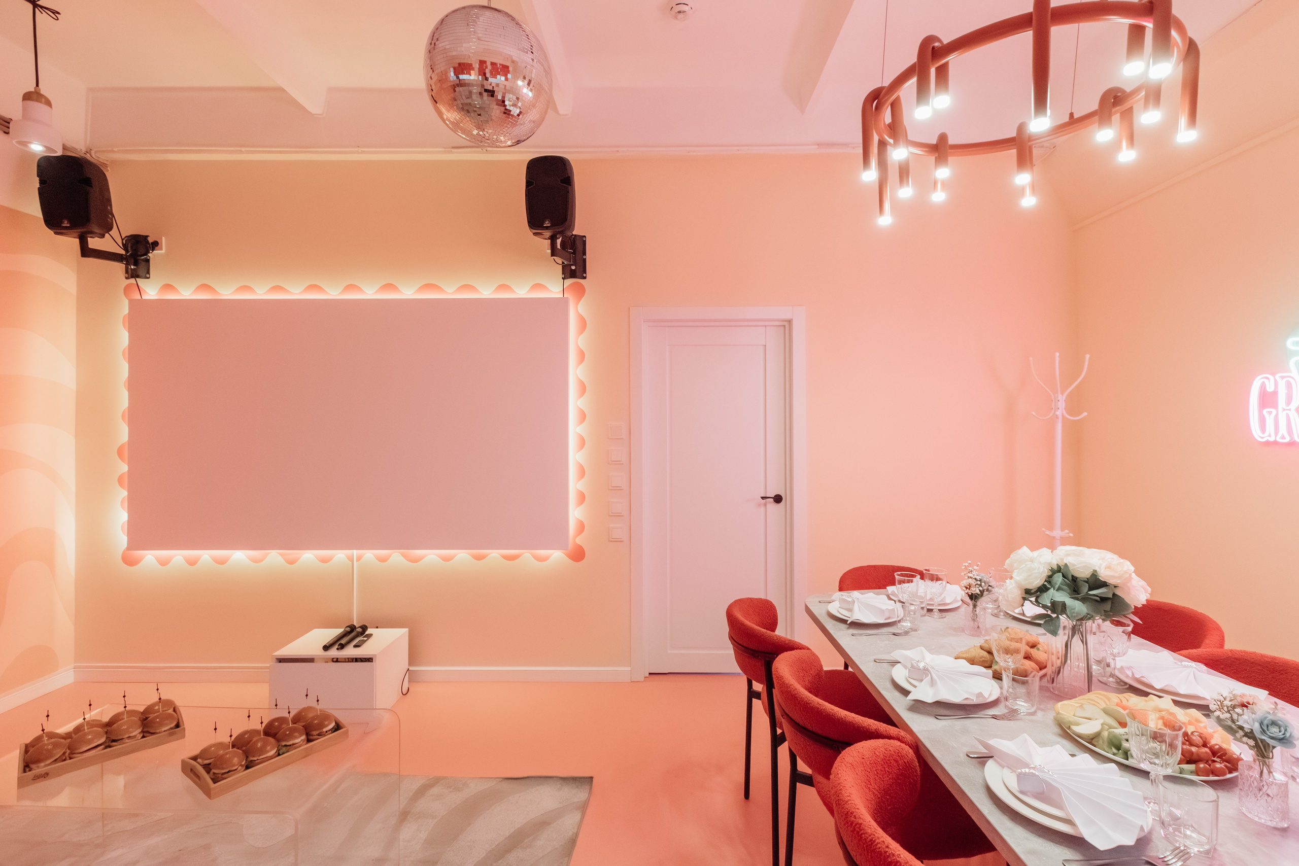 Гран Туризмо. Аренда лофта в СПб для мероприятий