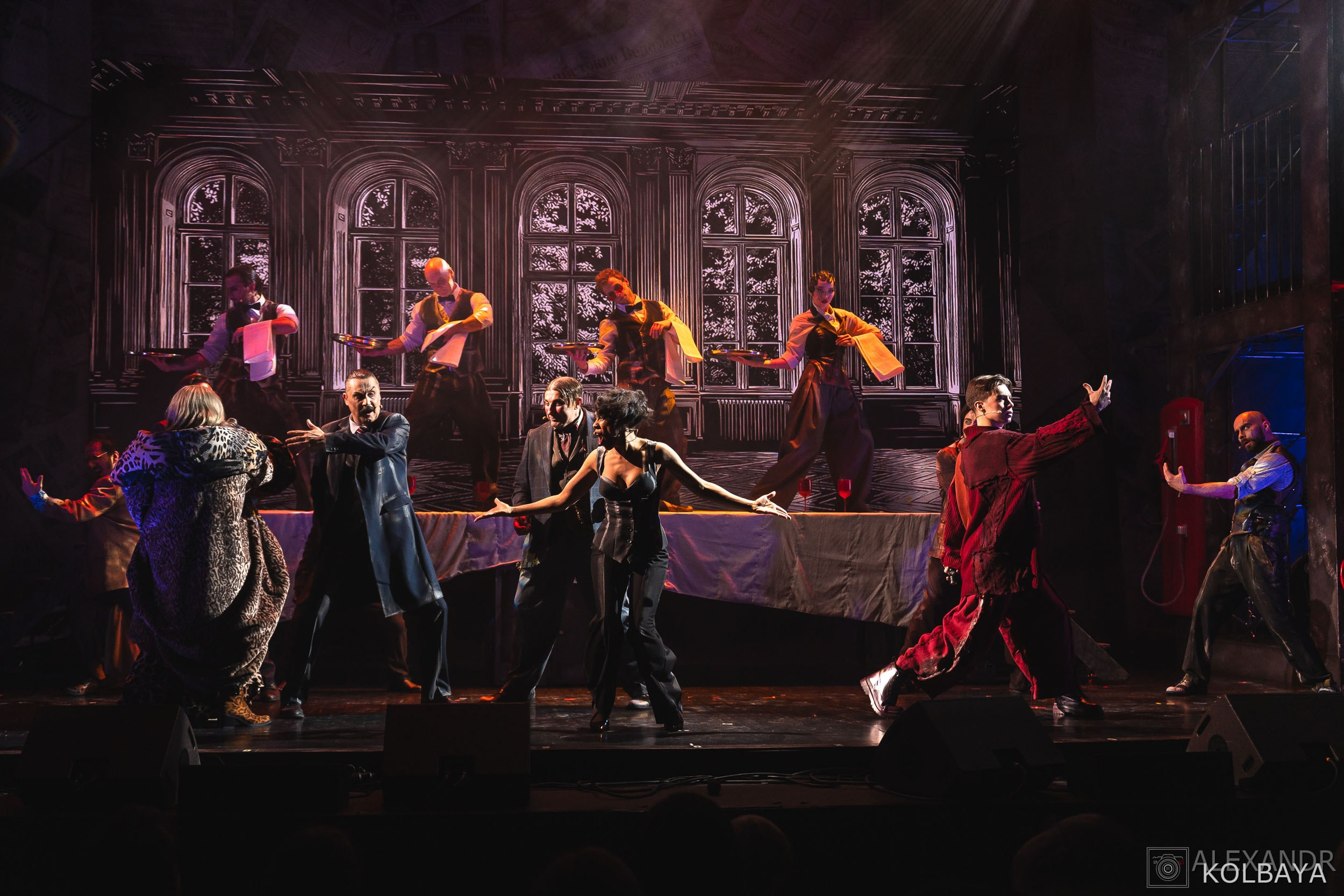 Фотографии со спектакля «Однажды в городе N». Концертный и театральный репортажный фотограф в Москве Александр Колбая