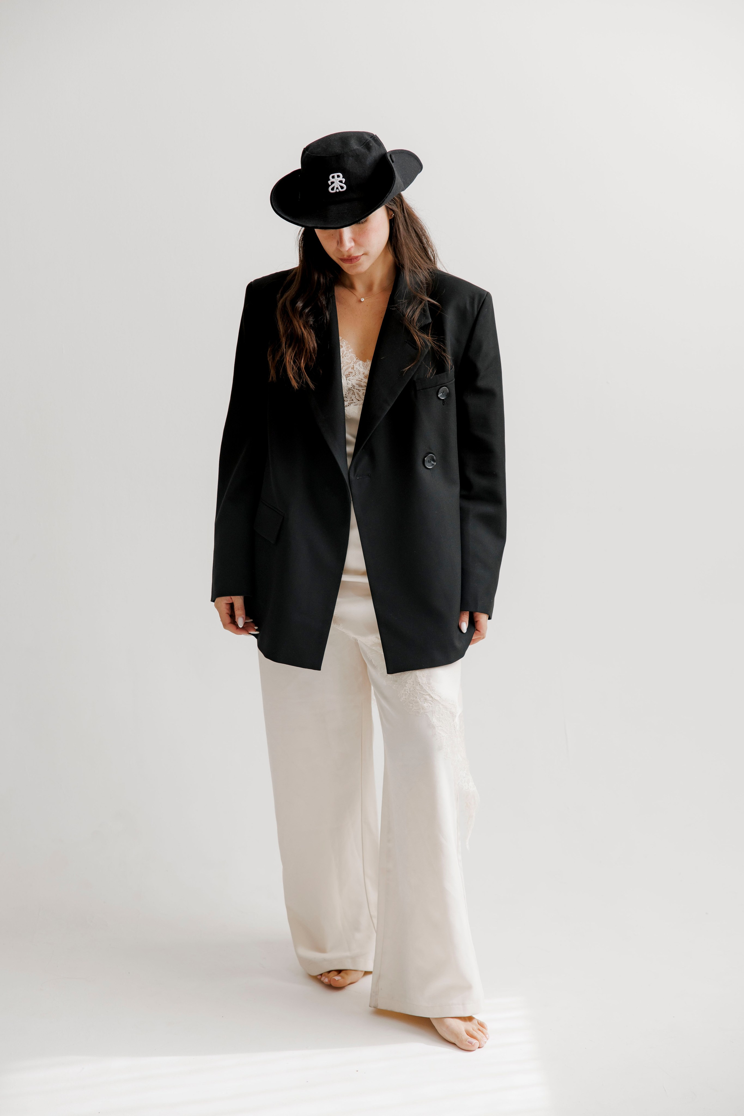 Family photoshoot inside the studio. Wedding and family photographer