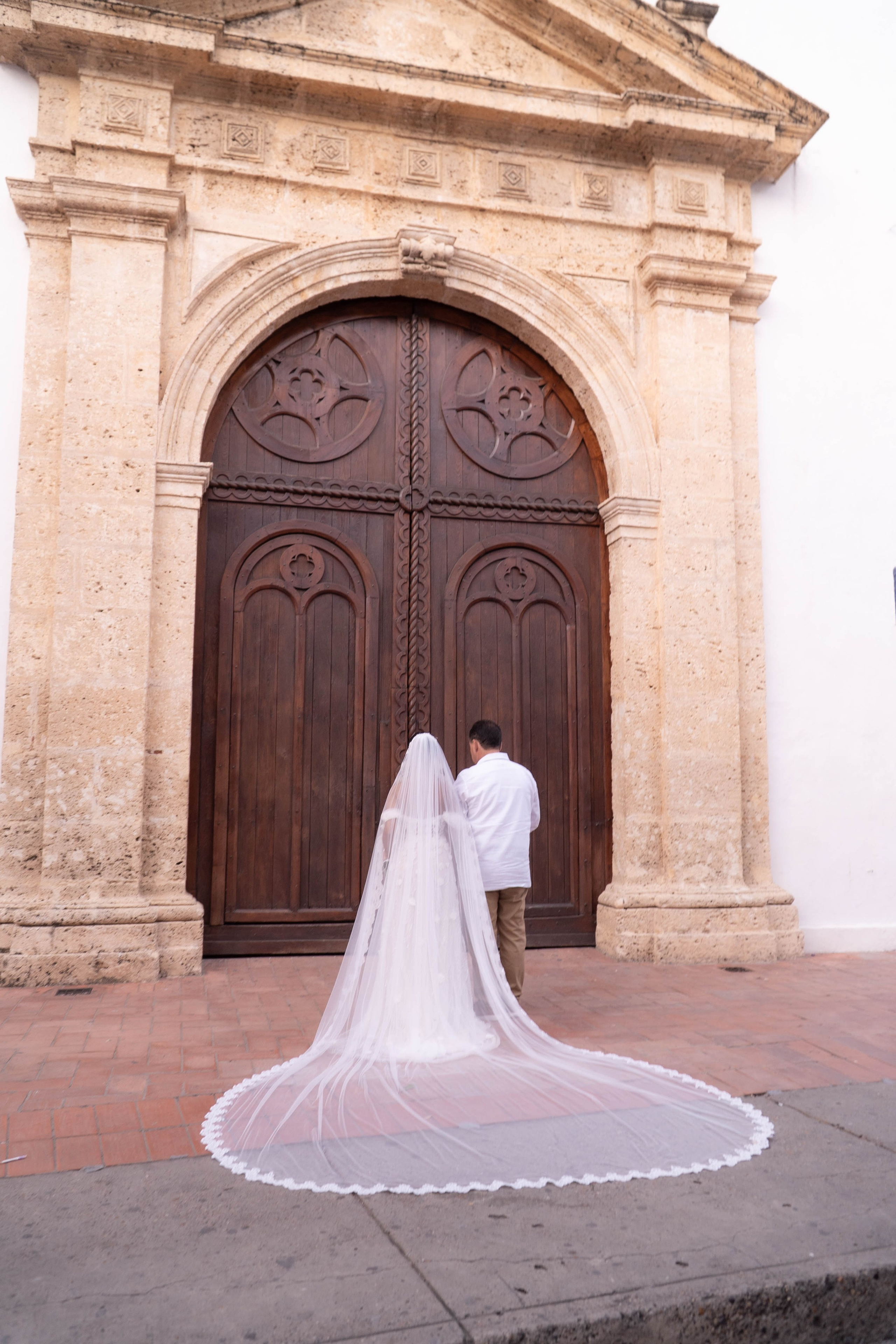 Catalina and Romain. Wedding Photographer in Barcelona and Medellin