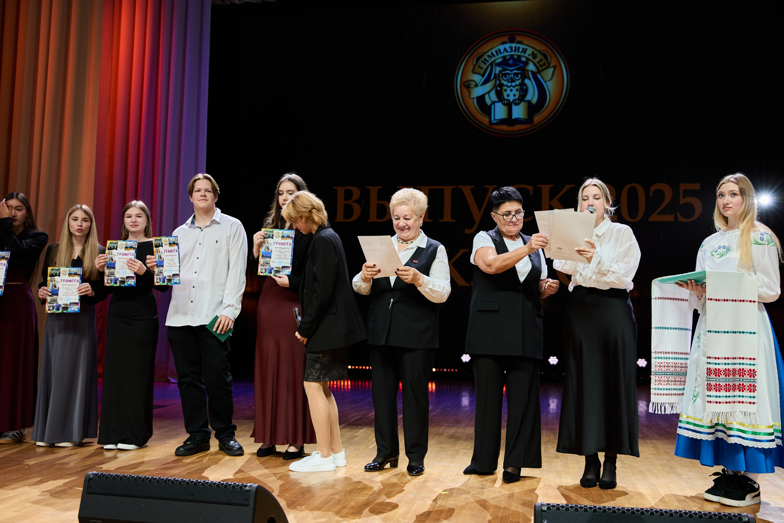 Выпускной 9 класс. Свадебная, репортажная фотосъемка и видеосъемка в Минске. Илья и Юлия Ширмановы. Фотограф | Видеограф | Минск