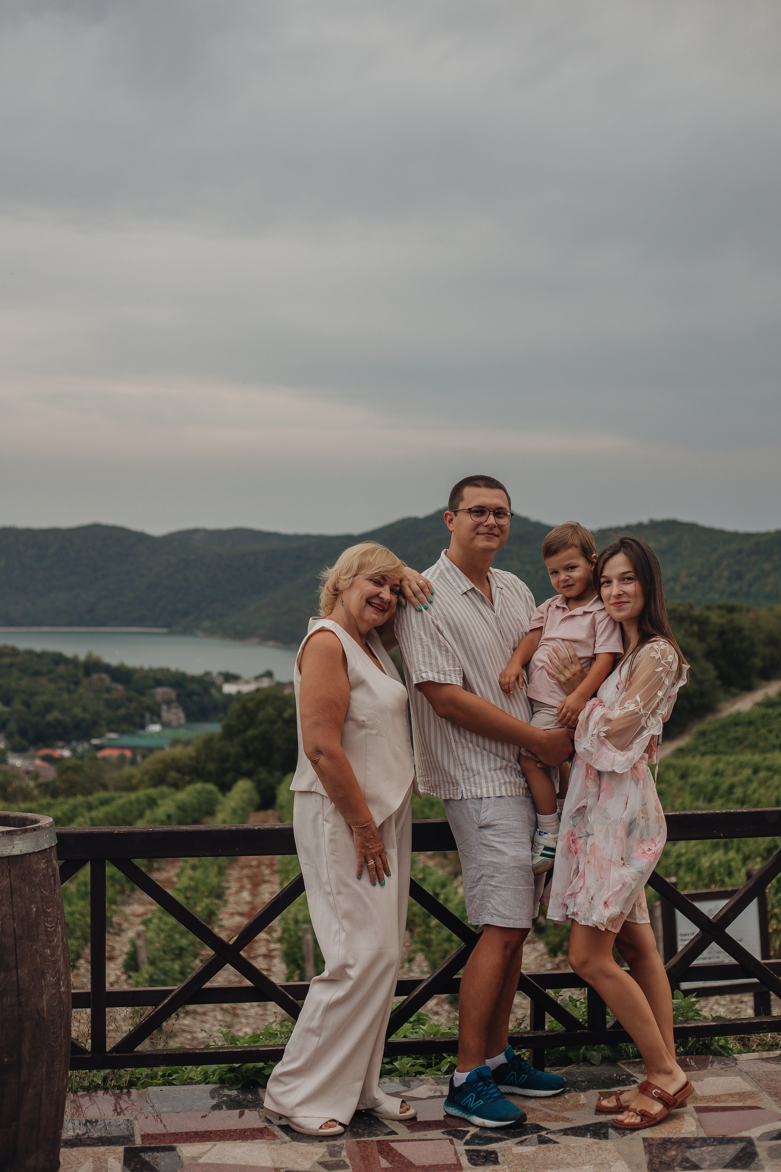 Прогулка у домика виноградаря — о семье, о любви, о счастье ;). Семейный фотограф Новороссийск, Анапа, Геленджик — Юлия Давыдова