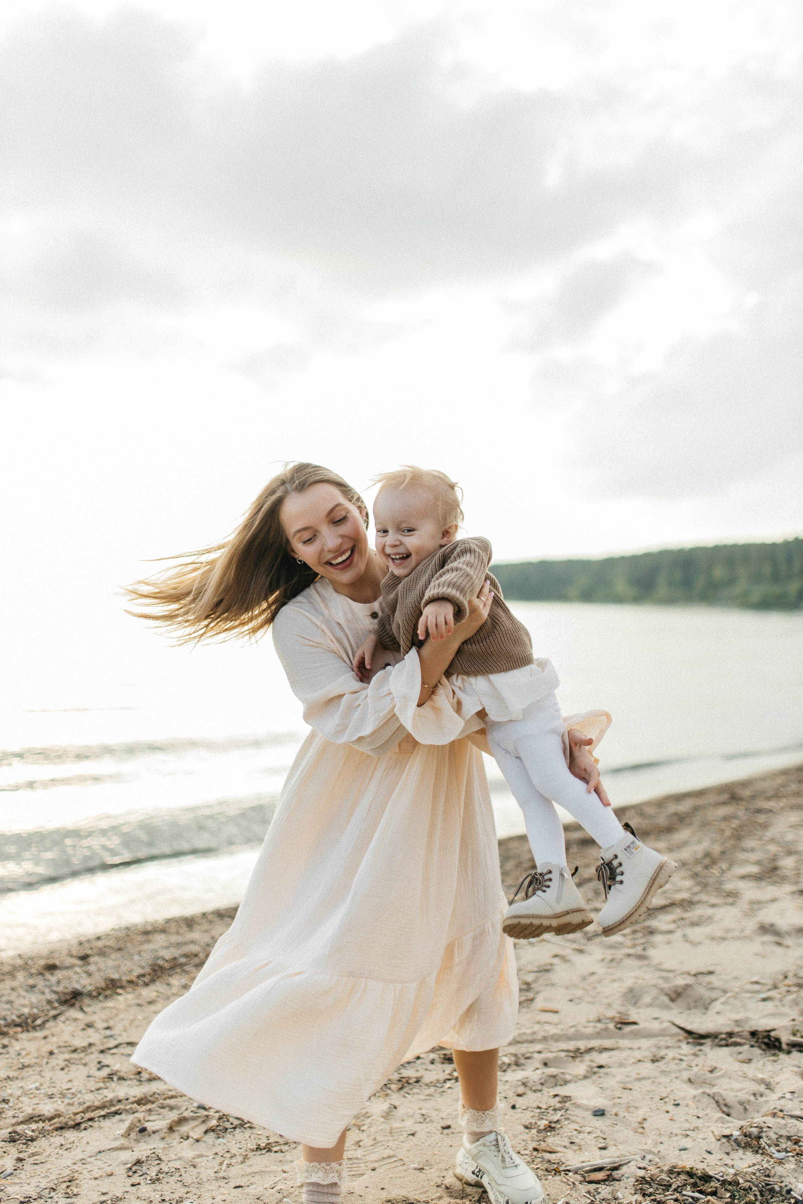 На берегу. Семейный и портретный фотограф в Новосибирске Мария Хлебус