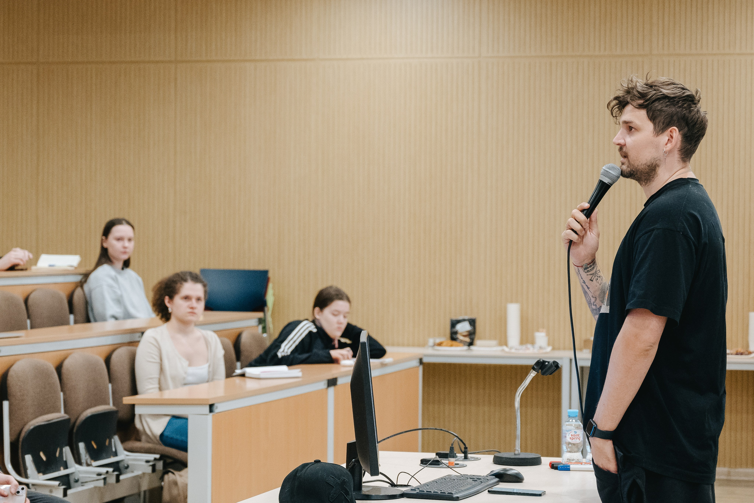 Встреча с Олегом Титовым, креативным продюсером Medium Quality. Даниил Сергеев: репортажный фотограф