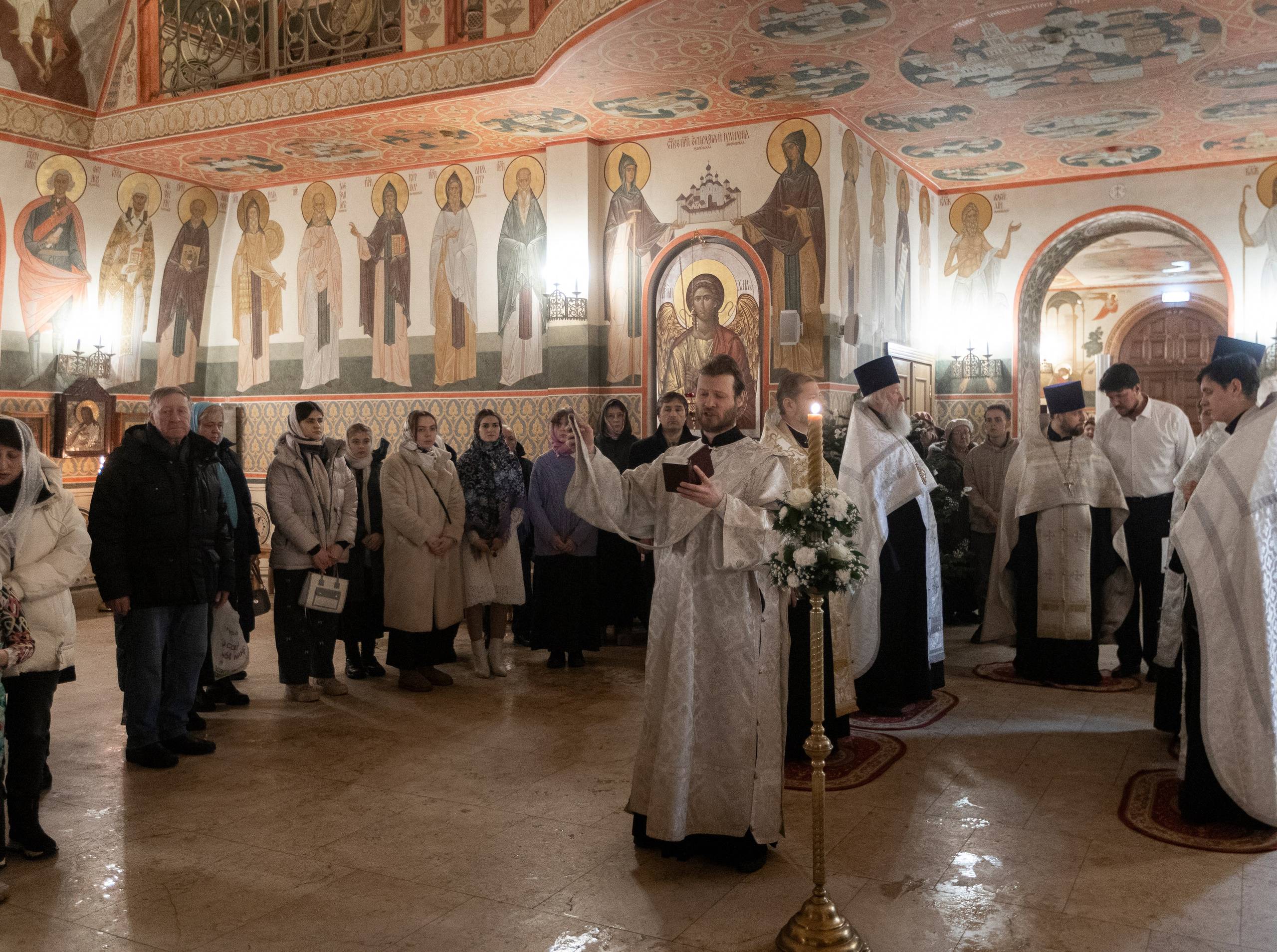 Рождество в храме Св. Вмч. Димитрия Солунского. Интерьерный фотограф в Москве Роман Потапов